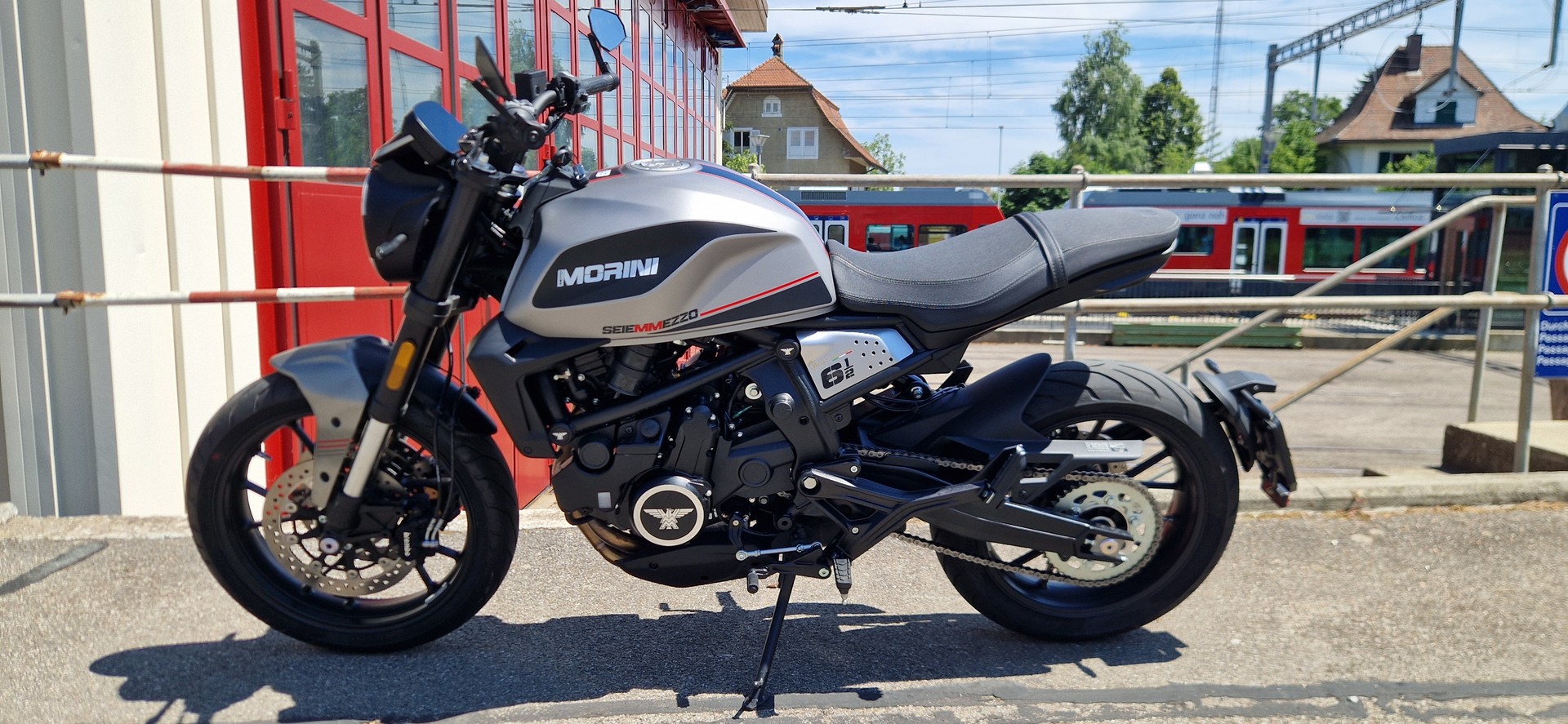MOTO MORINI Seiemmezzo STR (35kW)-showroom-element-3