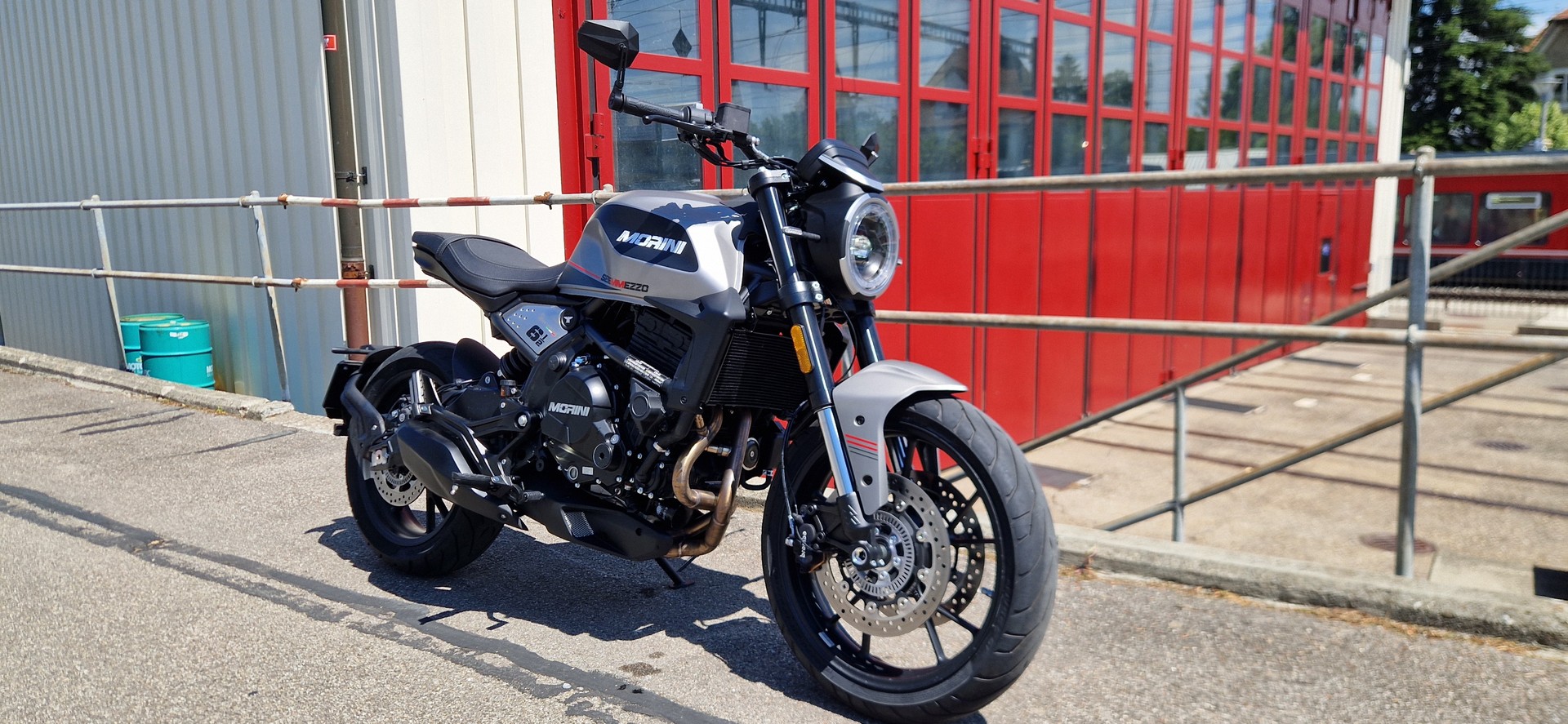 MOTO MORINI Seiemmezzo STR (35kW)-showroom-element-1