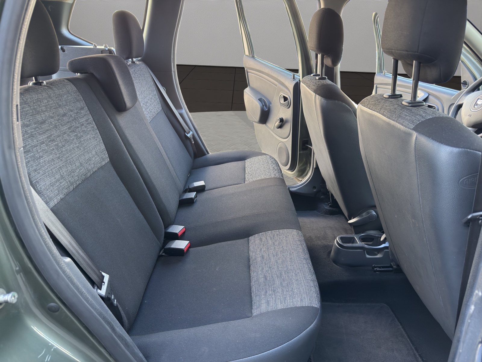 DACIA Duster 1.6 4x4-image-17