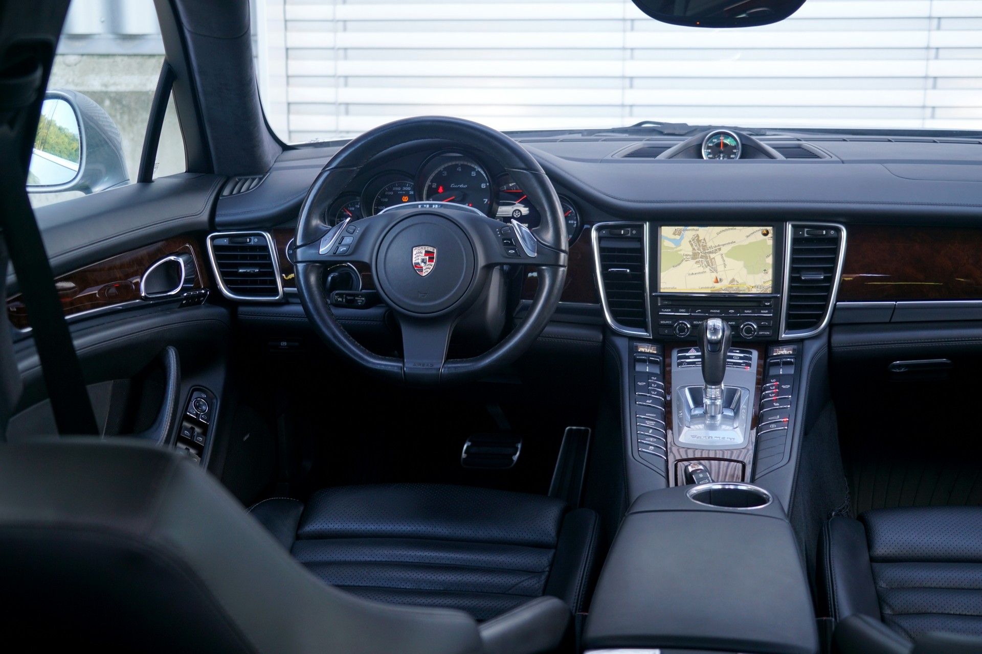 PORSCHE Panamera Turbo 4.8 PDK (CH)-image-4