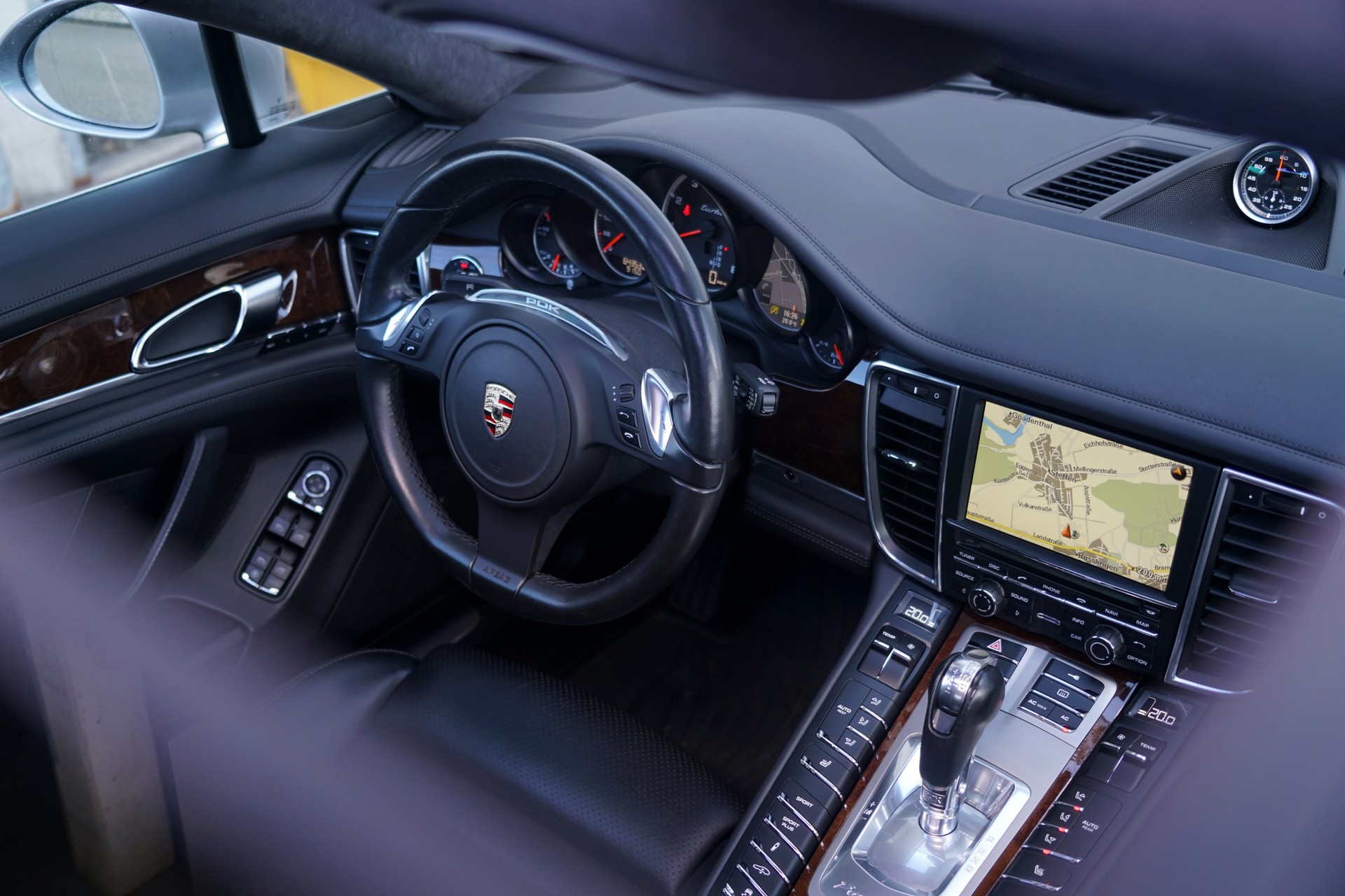 PORSCHE Panamera Turbo 4.8 PDK (CH)-image-2