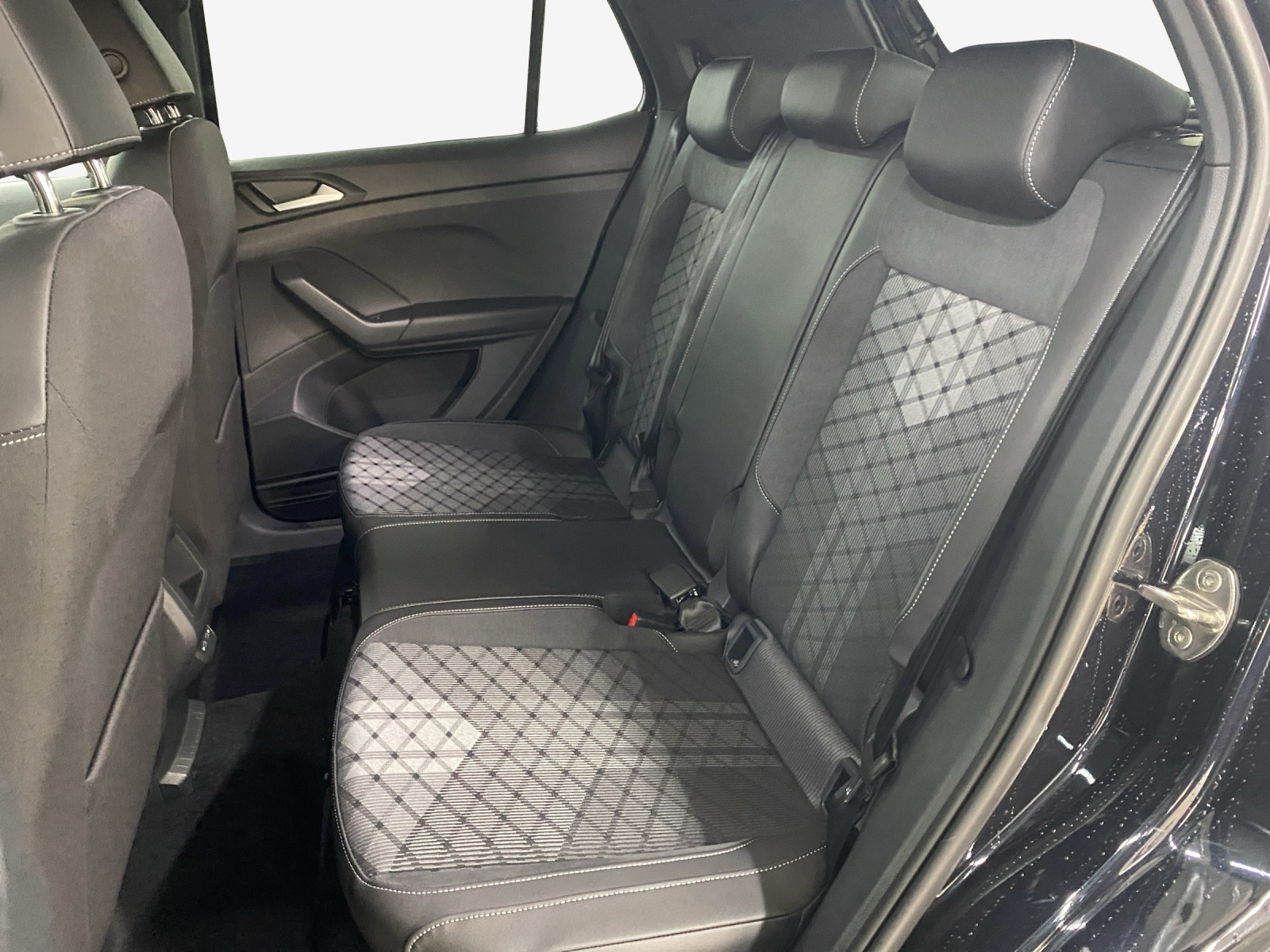 VW T-Cross 1.5 TSI EVO ACT R-Line DSG-image-11