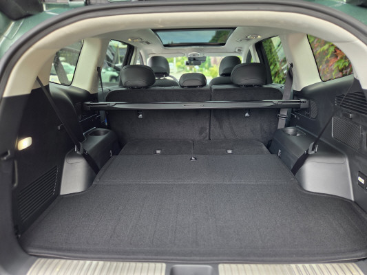 HYUNDAI Ioniq 9 110kWh Calli. 4WD-image-9