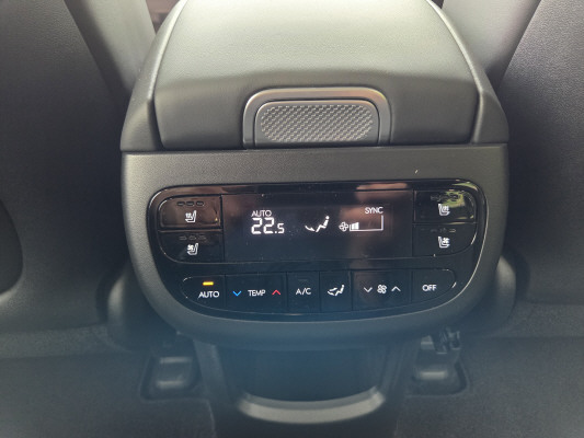HYUNDAI Ioniq 9 110kWh Calli. 4WD-image-12