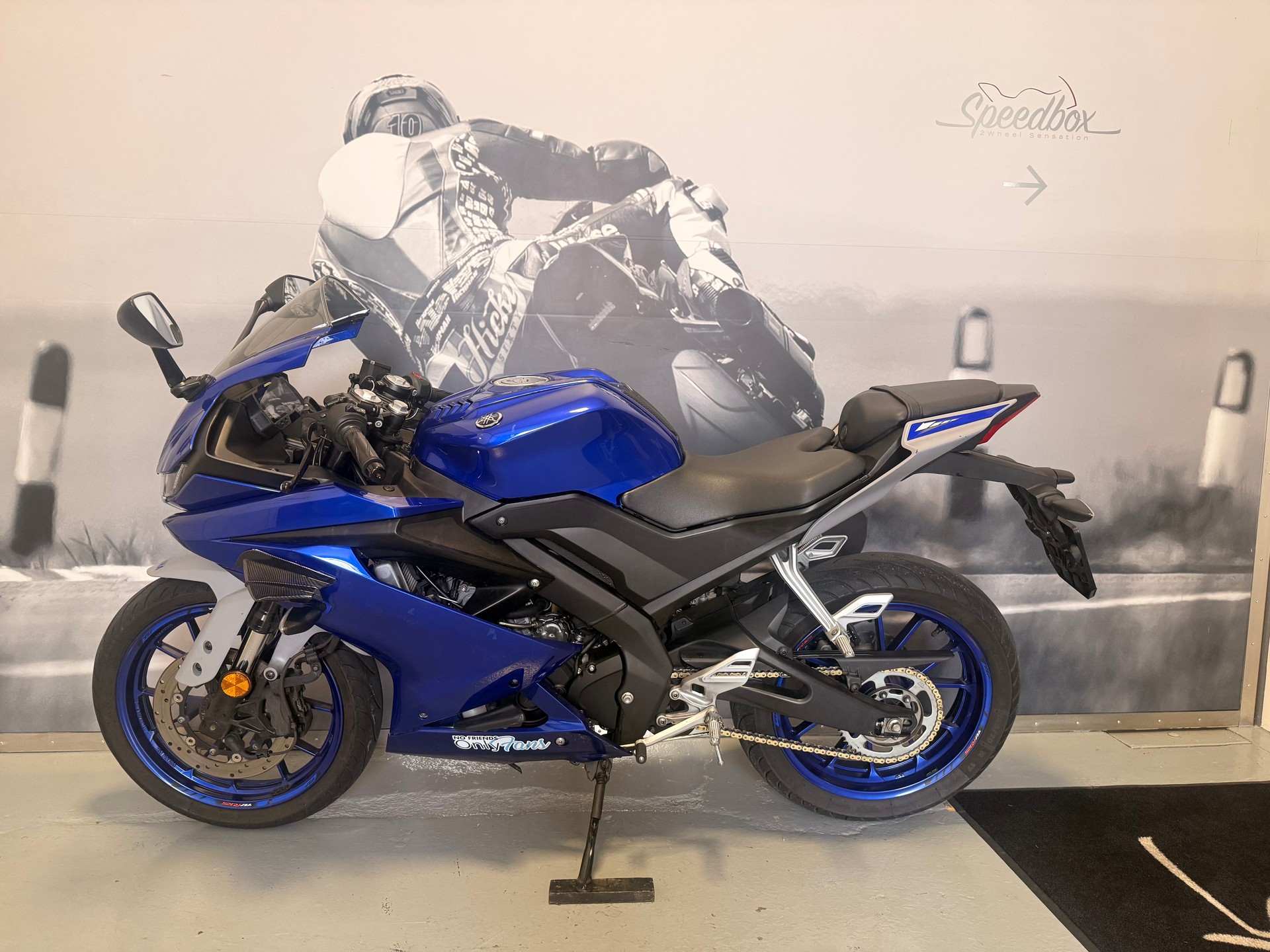 YAMAHA R 125