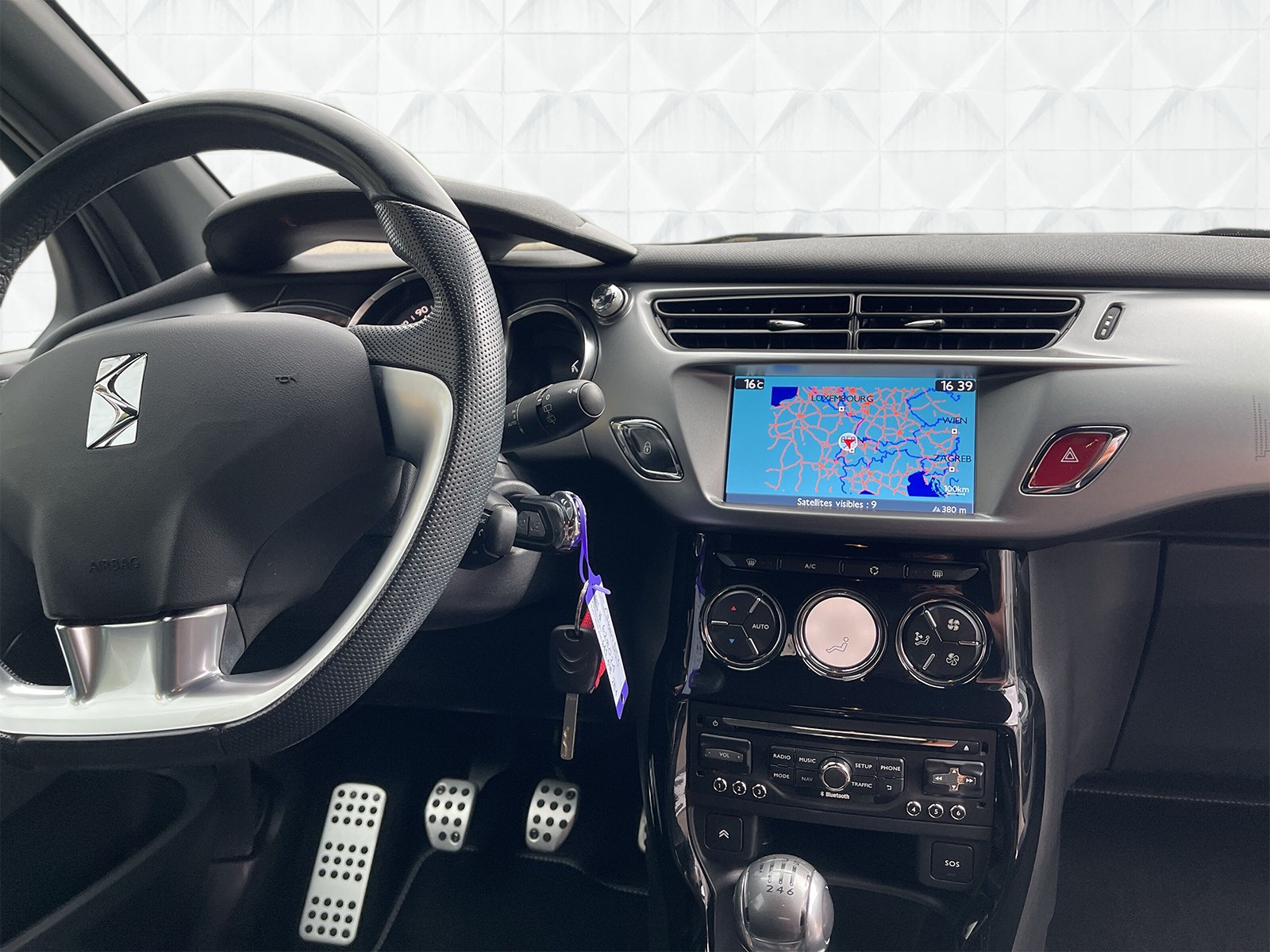 DS AUTOMOBILES DS3 1.6 THP SO Irresist.-image-9
