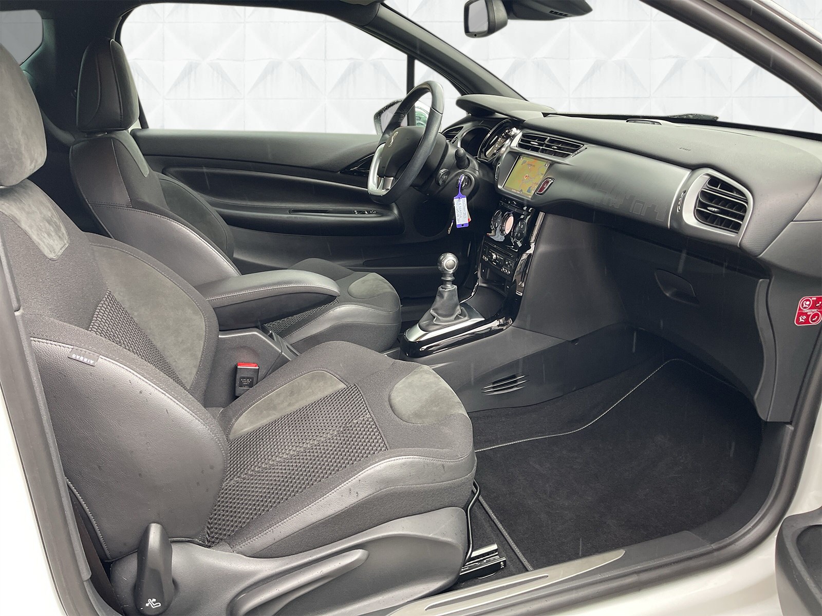 DS AUTOMOBILES DS3 1.6 THP SO Irresist.-image-11