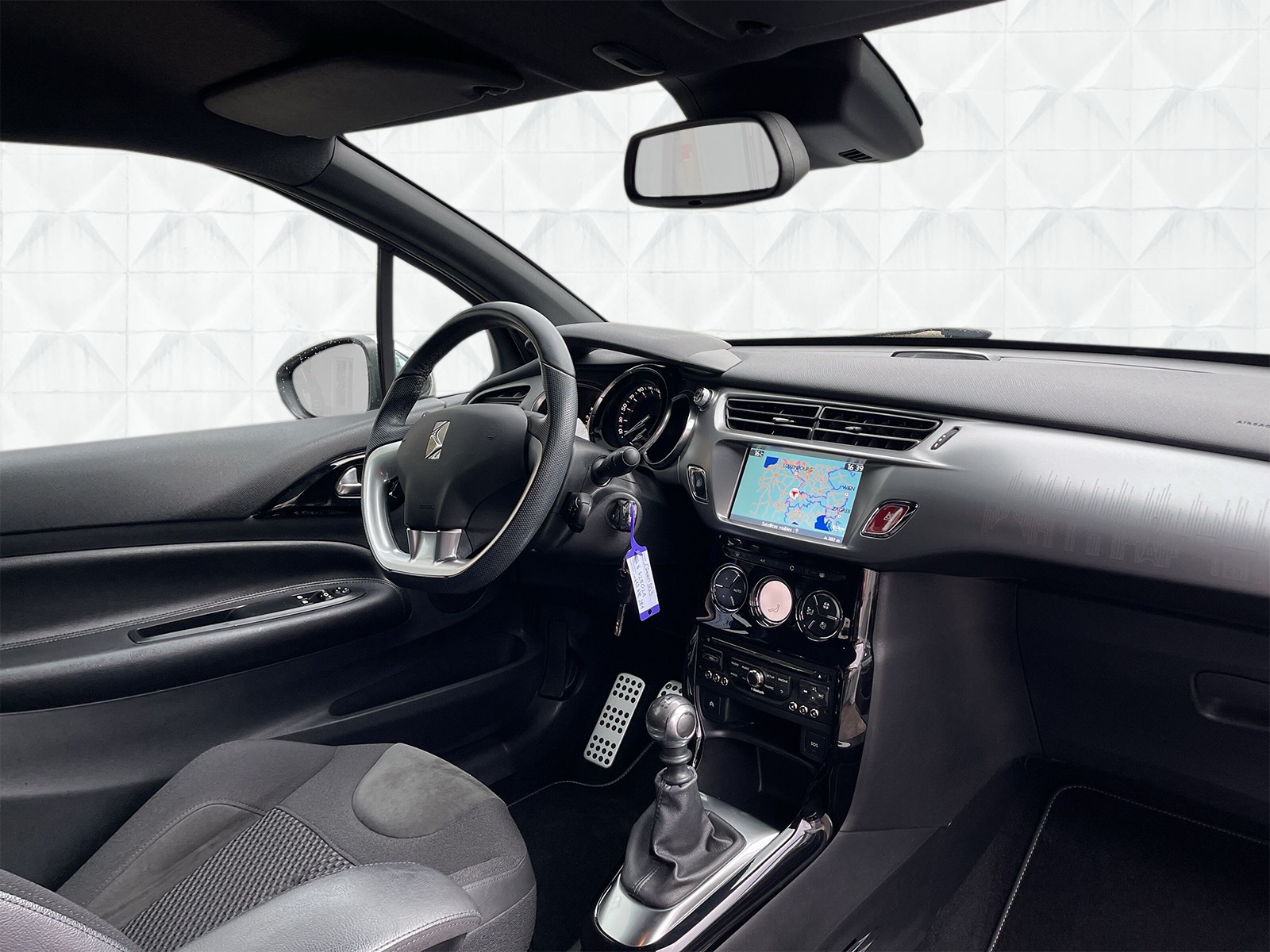 DS AUTOMOBILES DS3 1.6 THP SO Irresist.-image-8