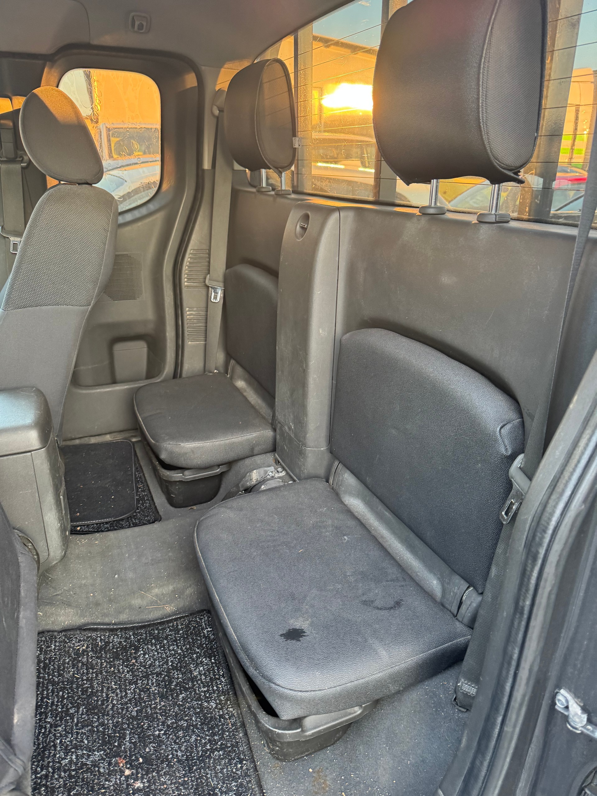 NISSAN Navara King Cab SE 2.5 dCi 4WD-image-7