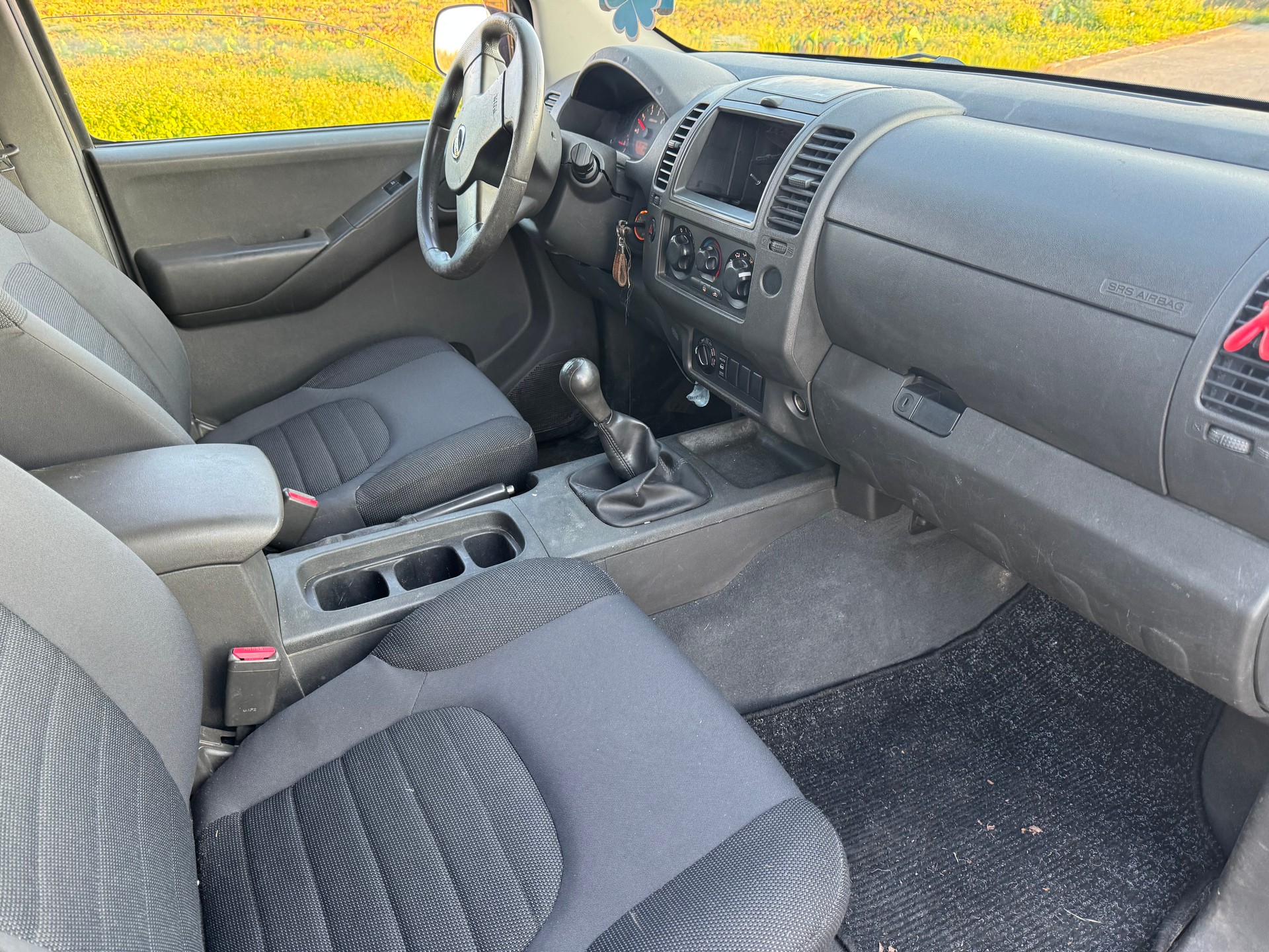 NISSAN Navara King Cab SE 2.5 dCi 4WD-image-4