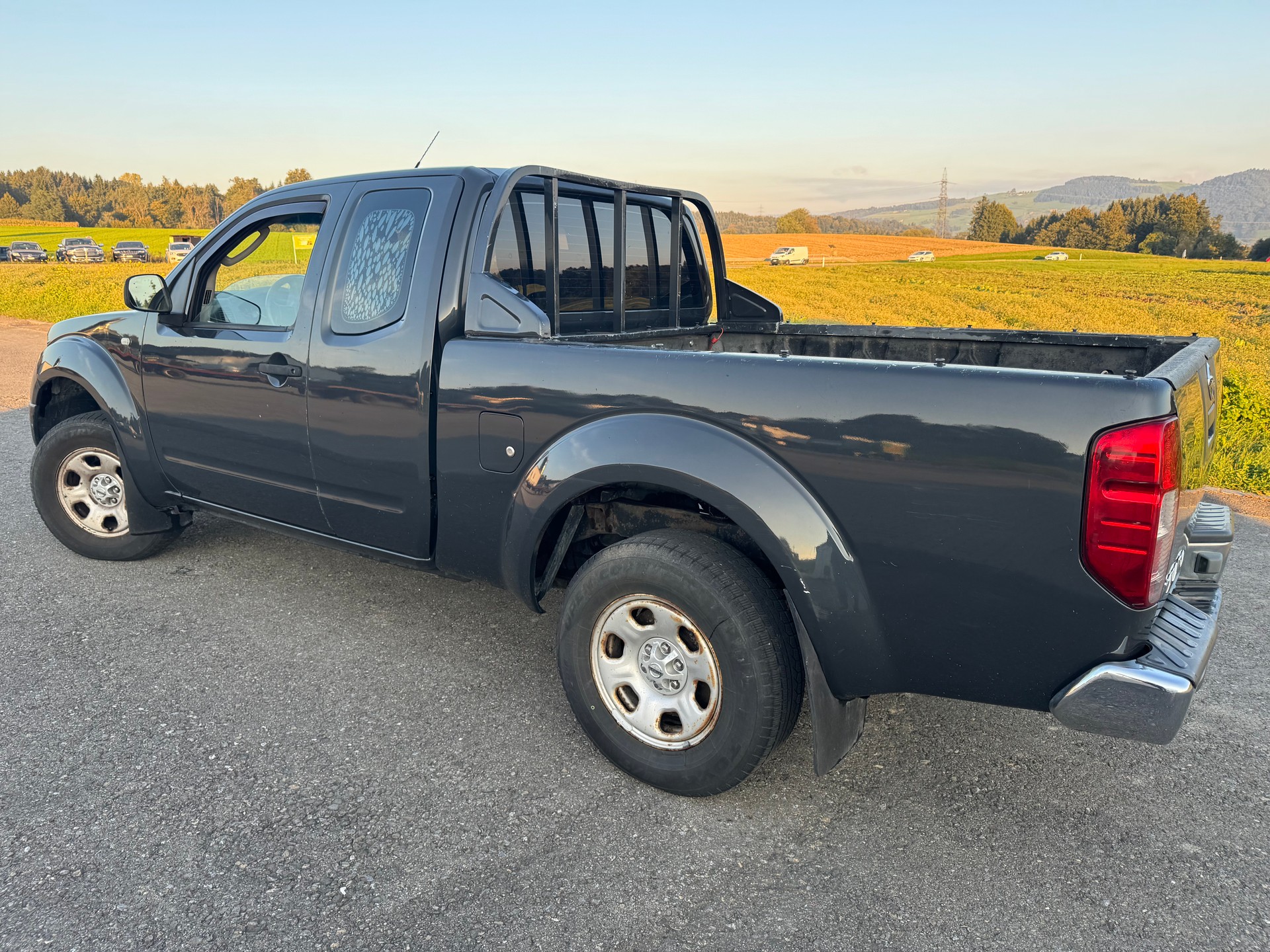 NISSAN Navara King Cab SE 2.5 dCi 4WD-image-2