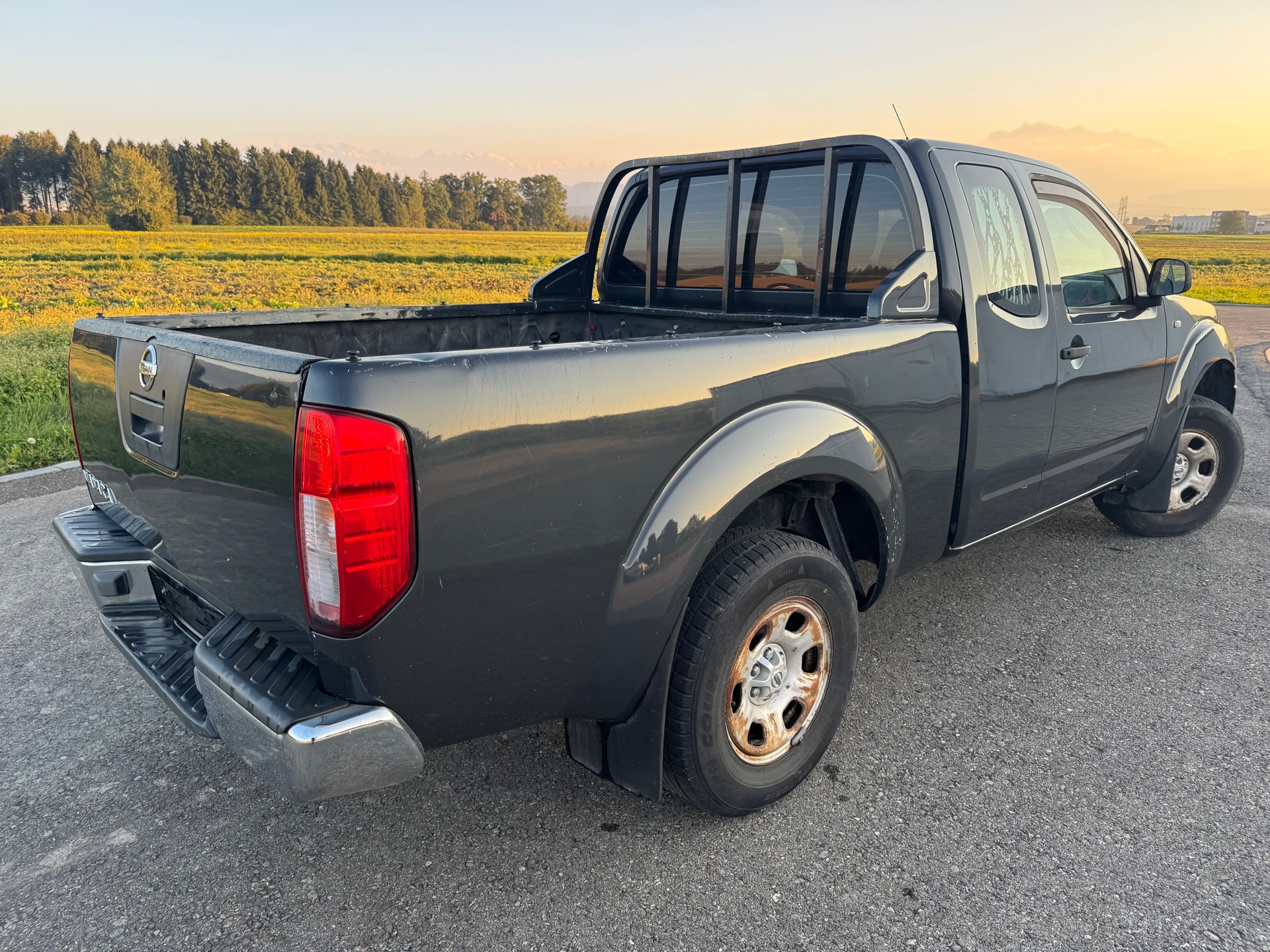 NISSAN Navara King Cab SE 2.5 dCi 4WD-image-3