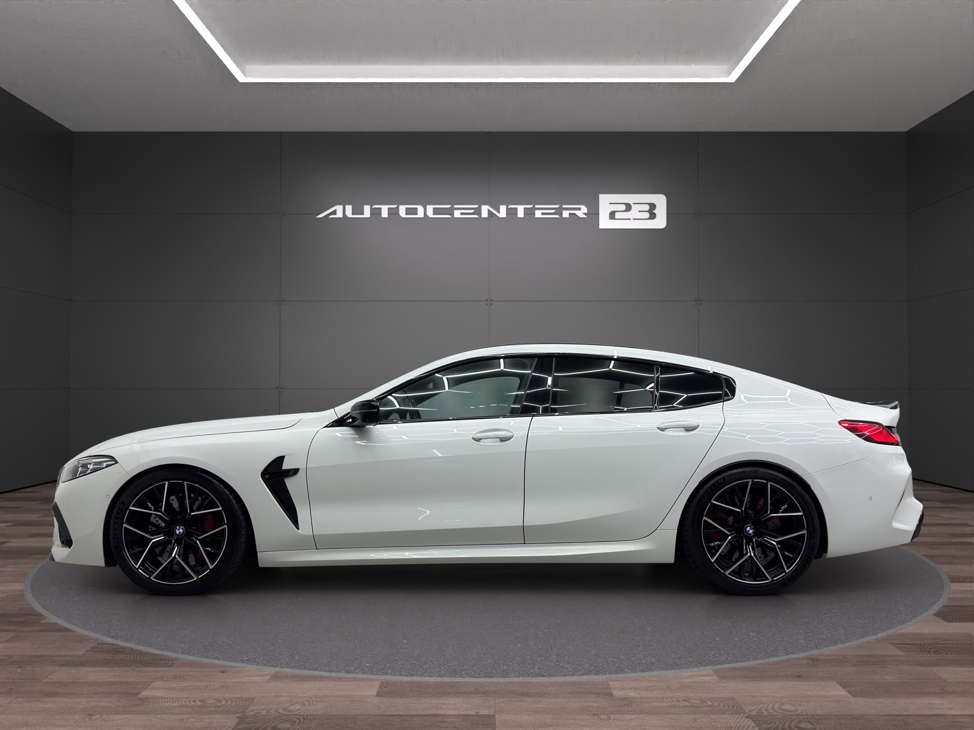 BMW M8 xDrive M Competition Steptronic-image-1