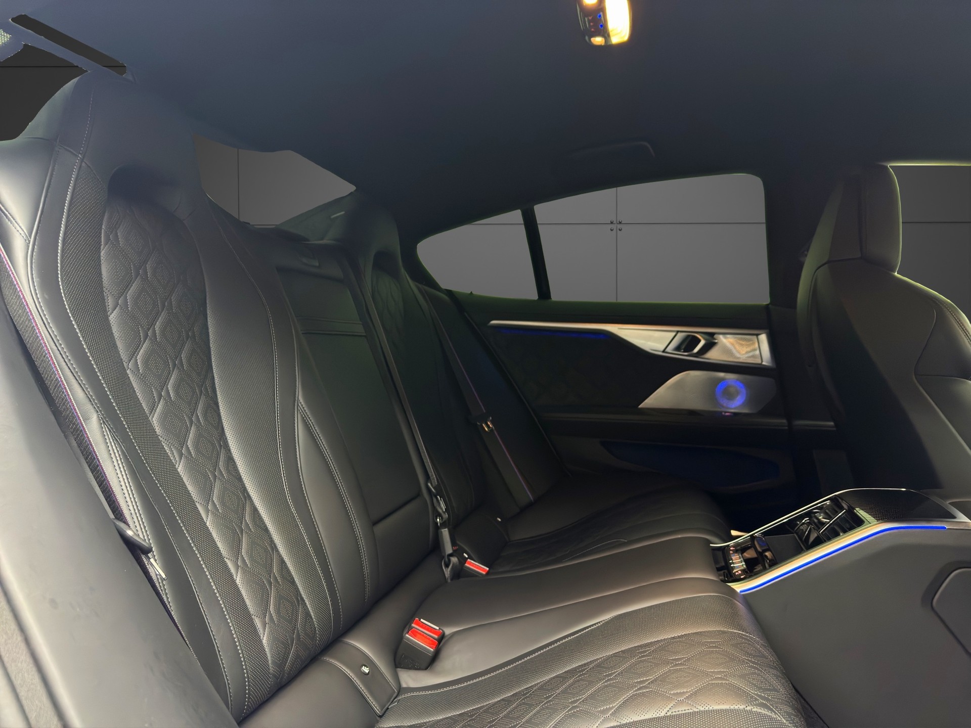 BMW M8 xDrive M Competition Steptronic-image-14