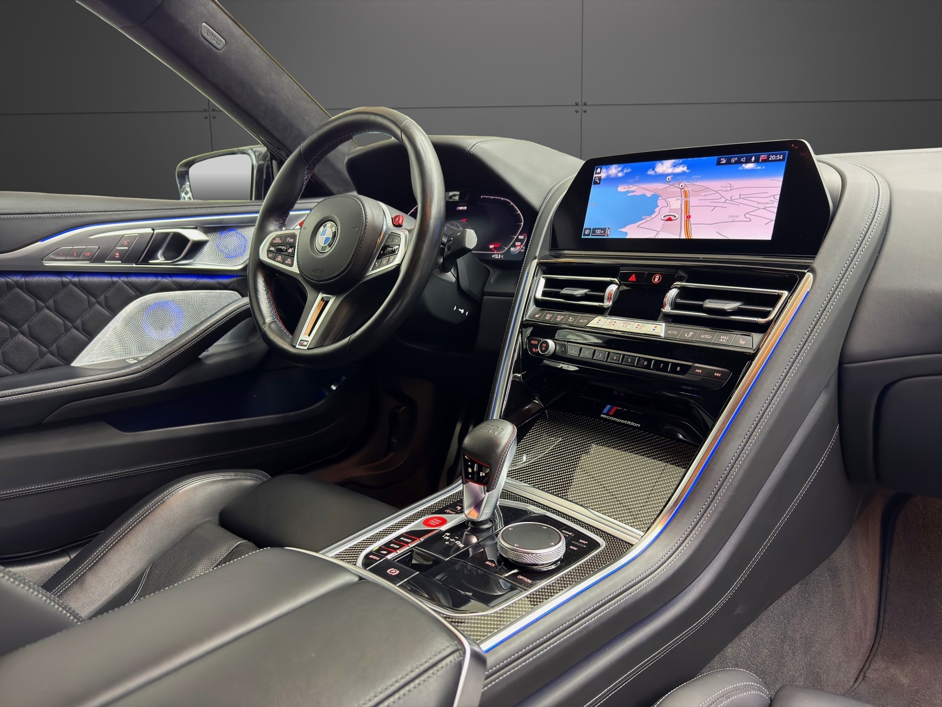 BMW M8 xDrive M Competition Steptronic-image-12