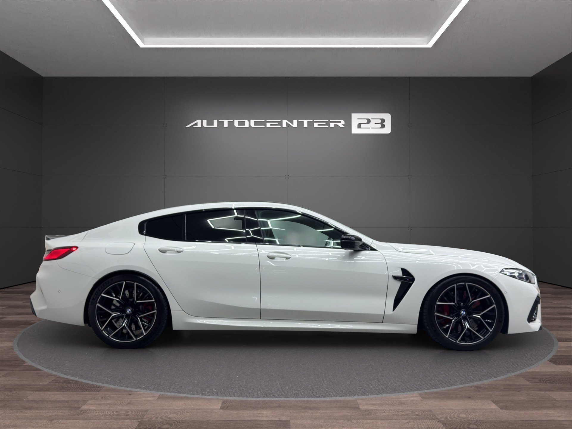 BMW M8 xDrive M Competition Steptronic-image-5