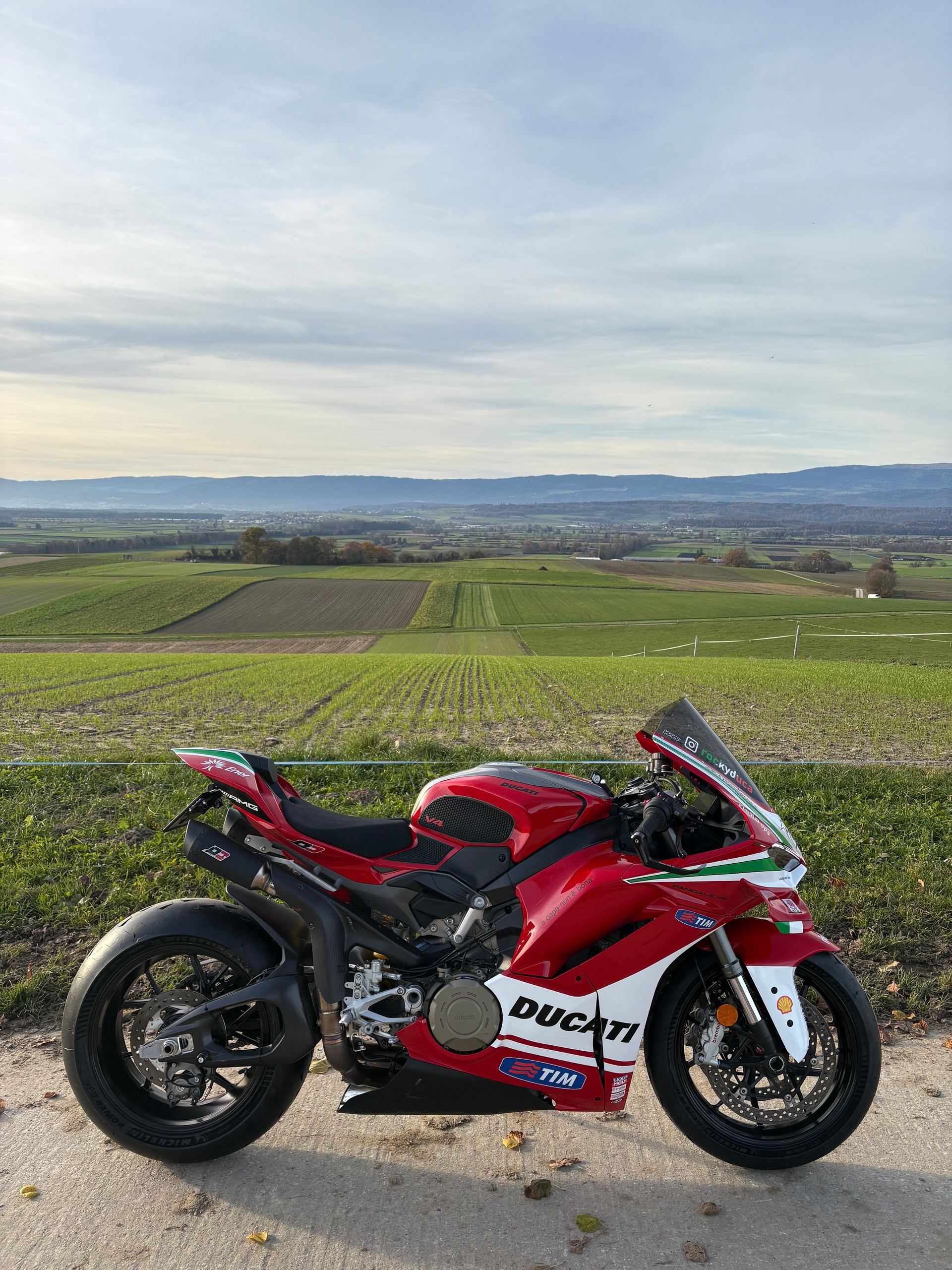 DUCATI Panigale V4-image-2