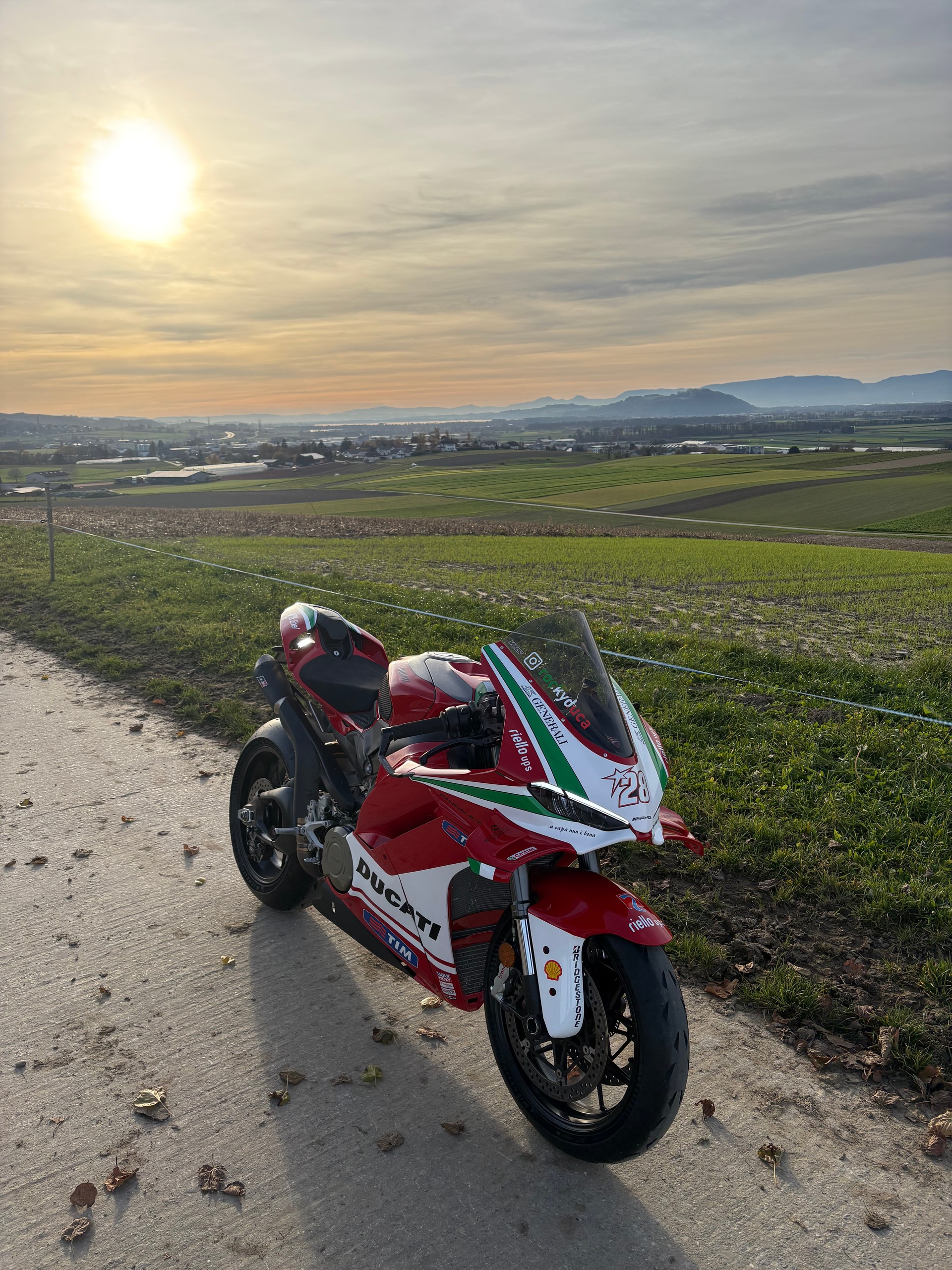 DUCATI Panigale V4-image-1