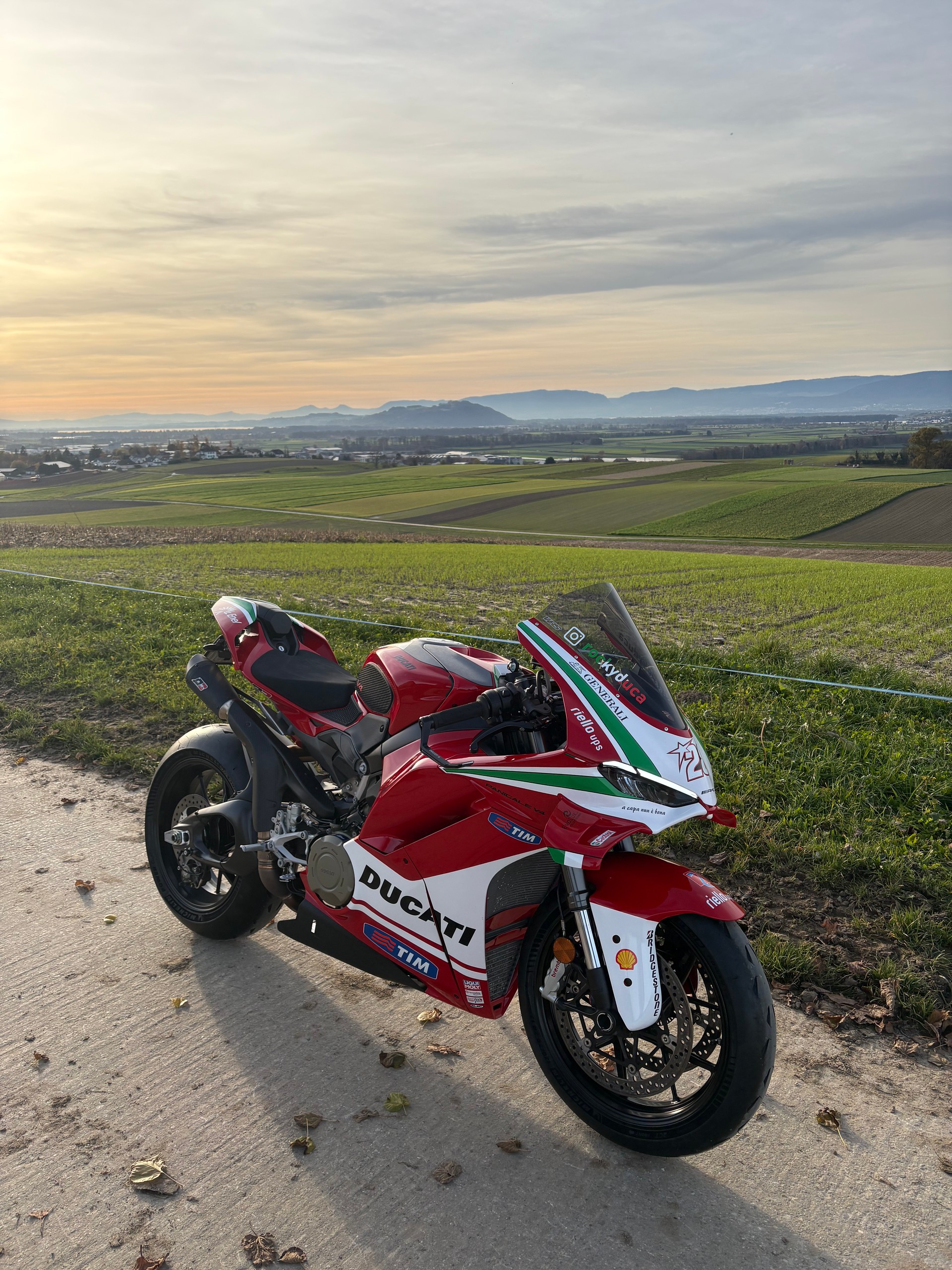 DUCATI Panigale V4