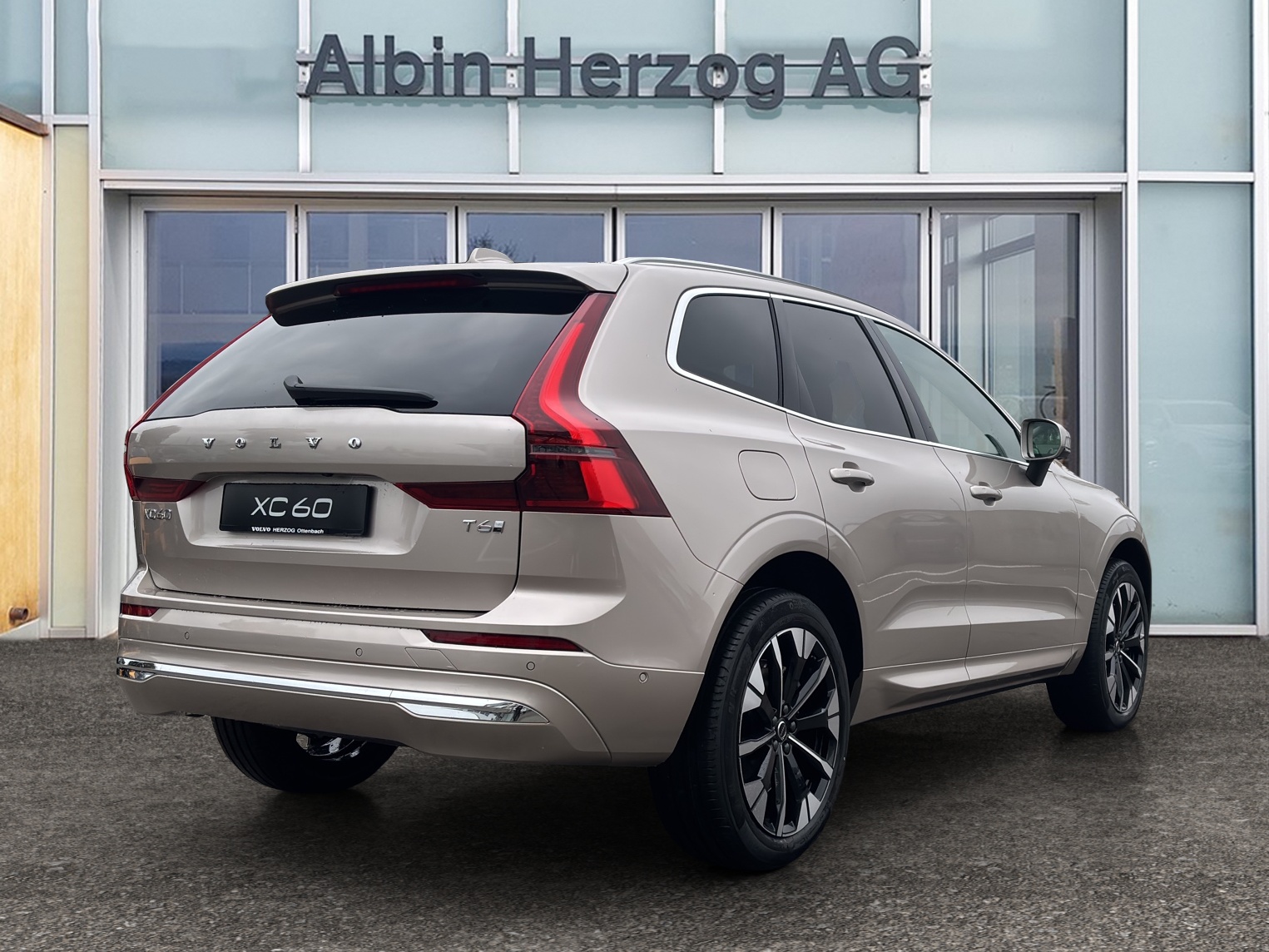 VOLVO XC60 2.0 T6 TE Plus Bright eAWD-image-2