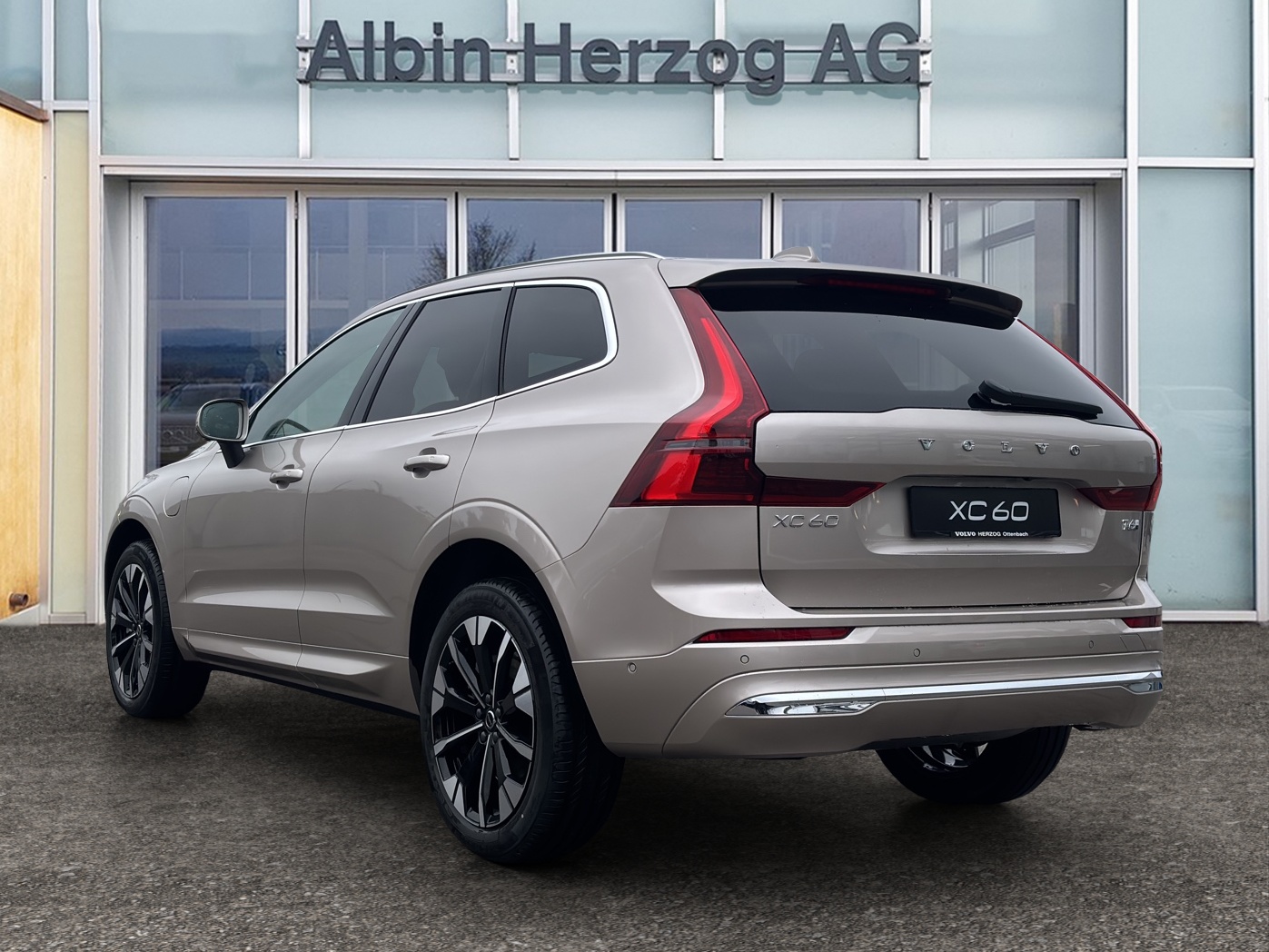 VOLVO XC60 2.0 T6 TE Plus Bright eAWD-image-3