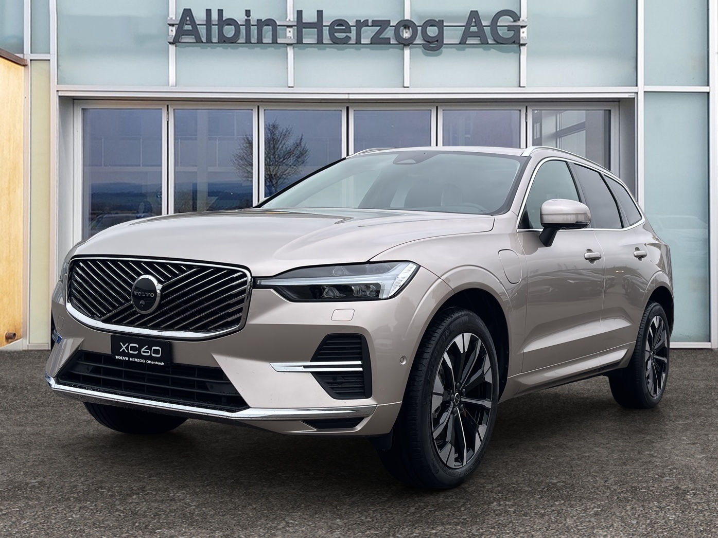 VOLVO XC60 2.0 T6 TE Plus Bright eAWD-image-0