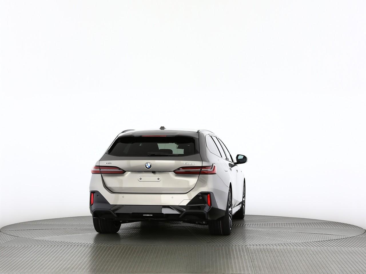 BMW 540d xDrive Touring M Sport Pro-image-11