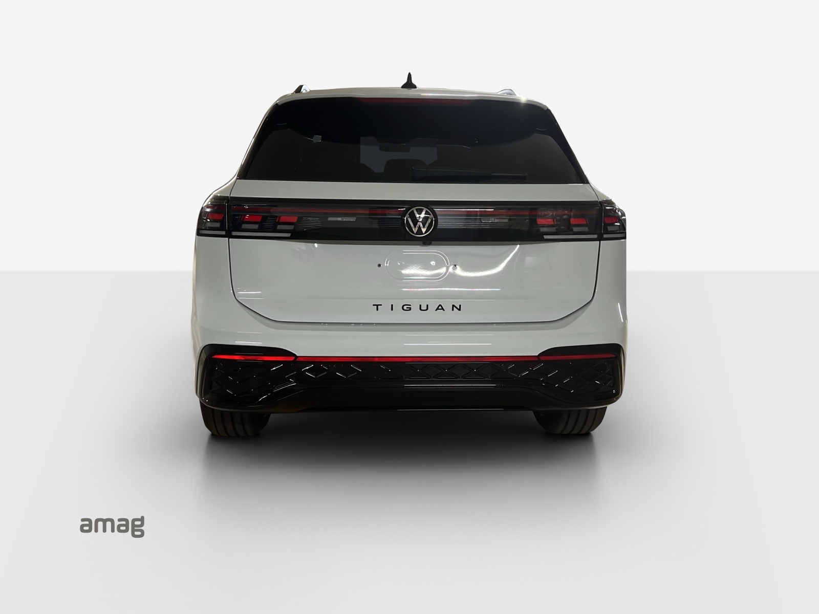 VW Tiguan 2.0 TSI DSG R-Line 4Motion-image-3