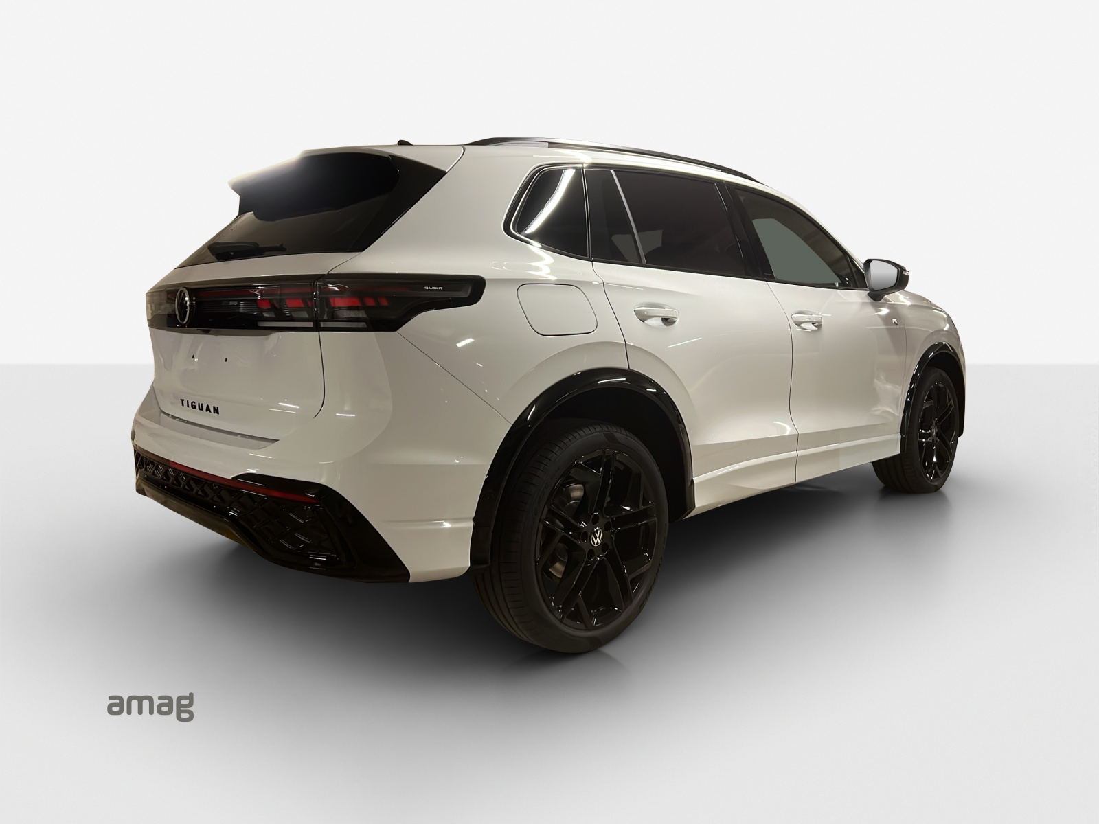 VW Tiguan 2.0 TSI DSG R-Line 4Motion-image-4