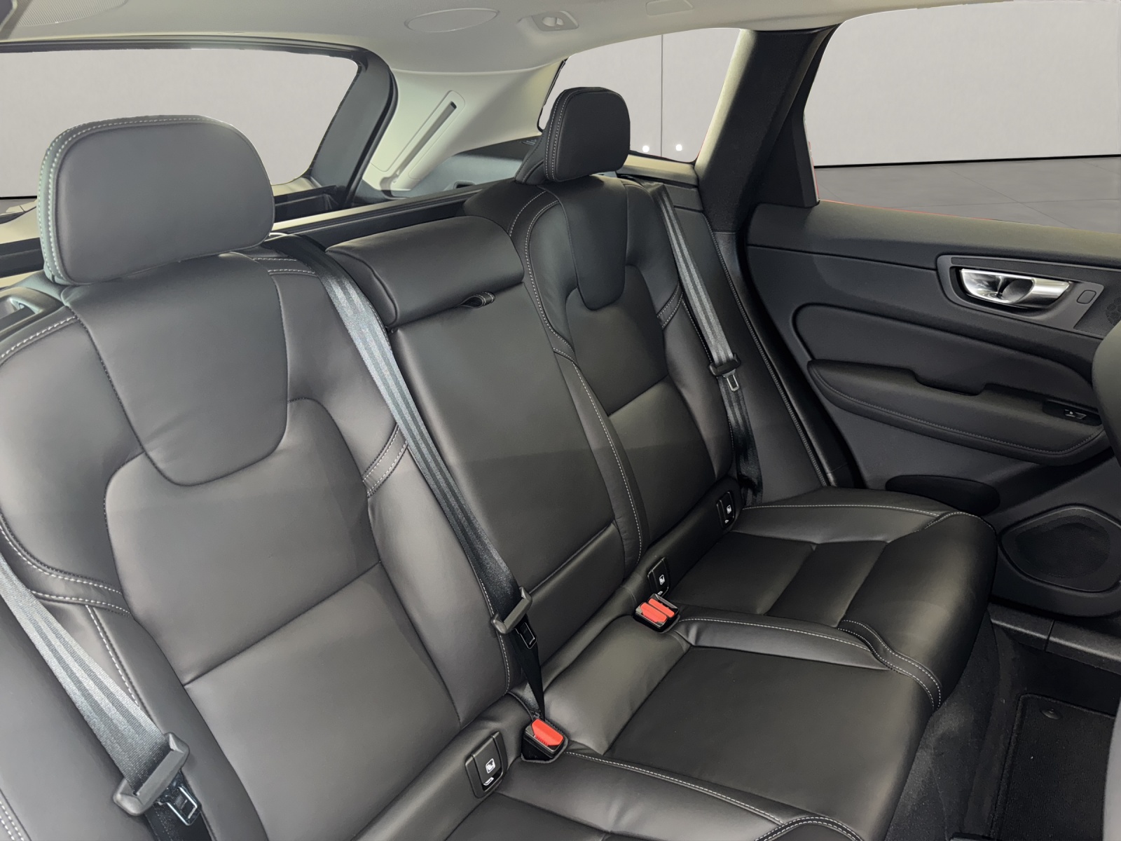 VOLVO XC60 2.0 T8 TE Ultra Bright eAWD-image-11