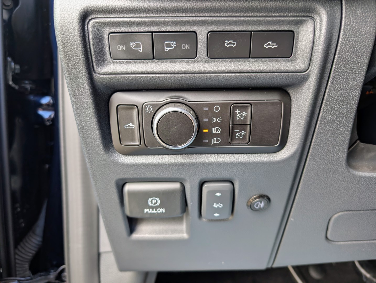 FORD F-150 Lightning 91 kWh Lariat Launch Edition-image-5