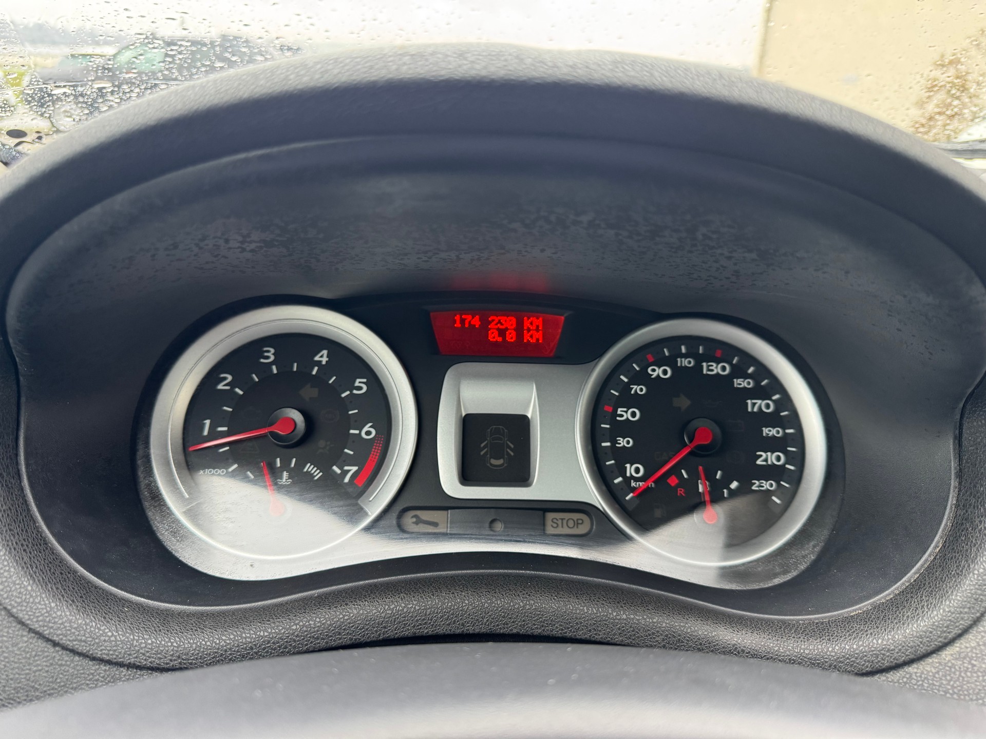 RENAULT Clio Grandtour 1.6 16V Dynamique-image-9