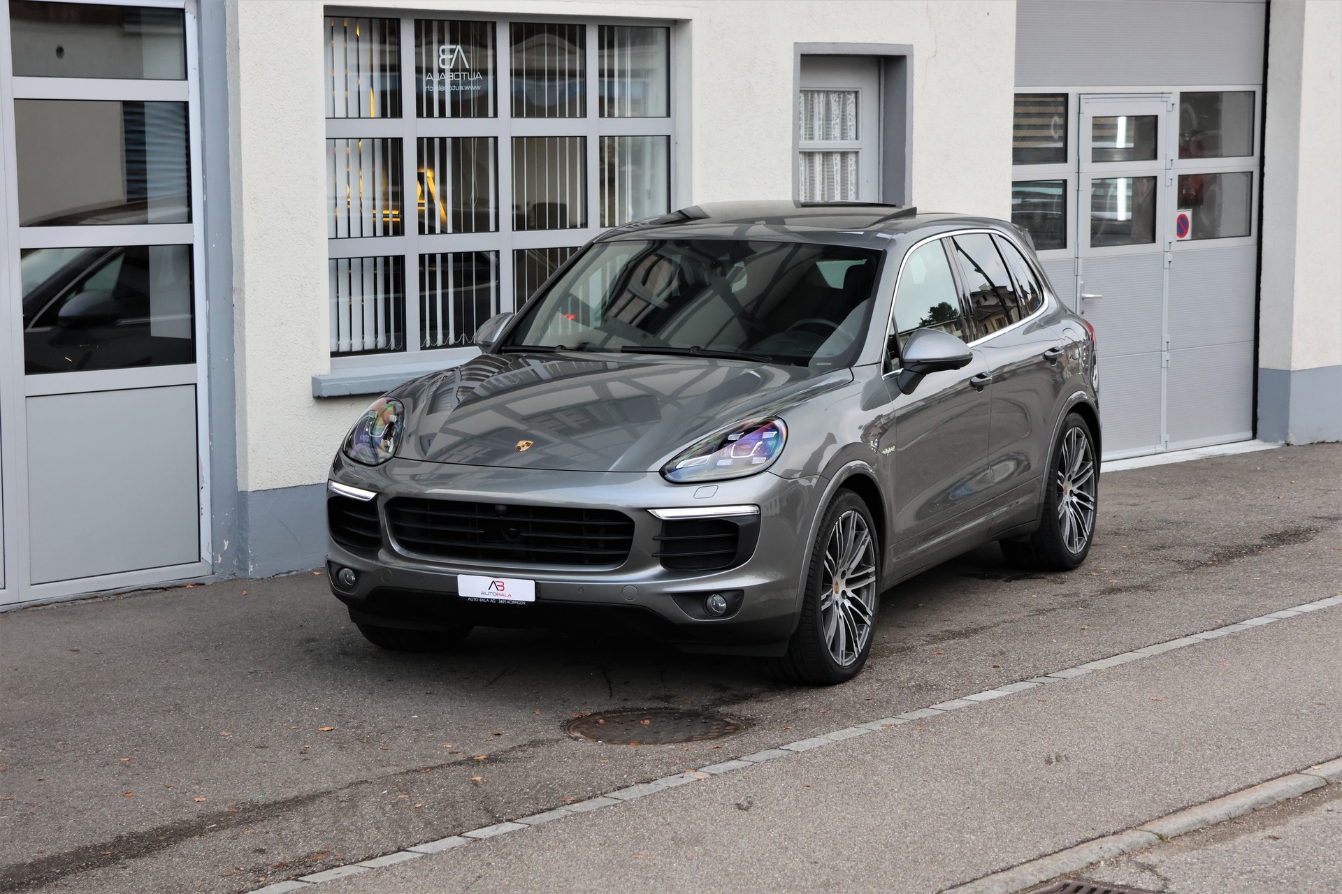PORSCHE Cayenne S E-Hybrid (CH)-image-0