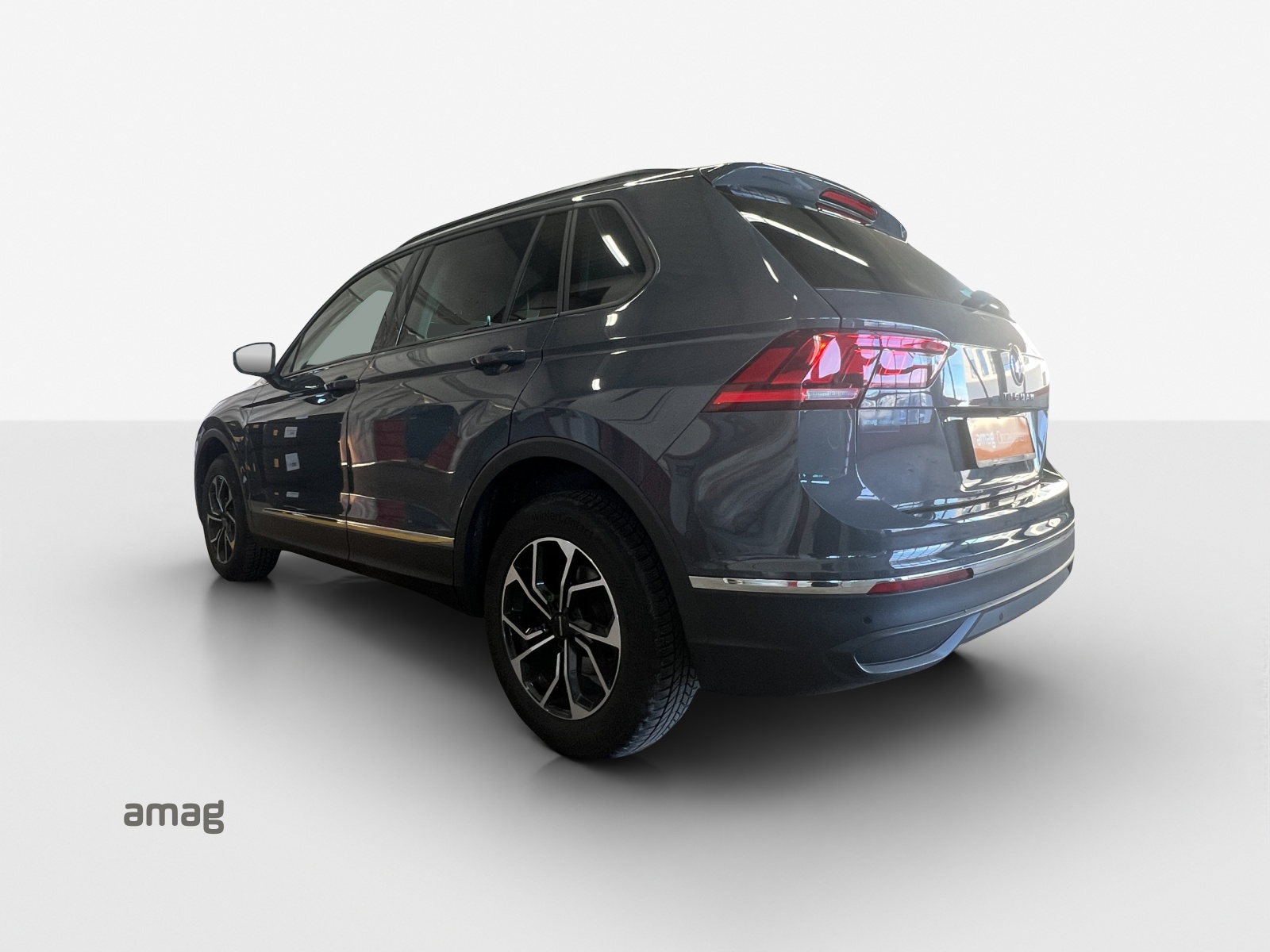 VW Tiguan 2.0TSI Life 4Motion DSG-image-2