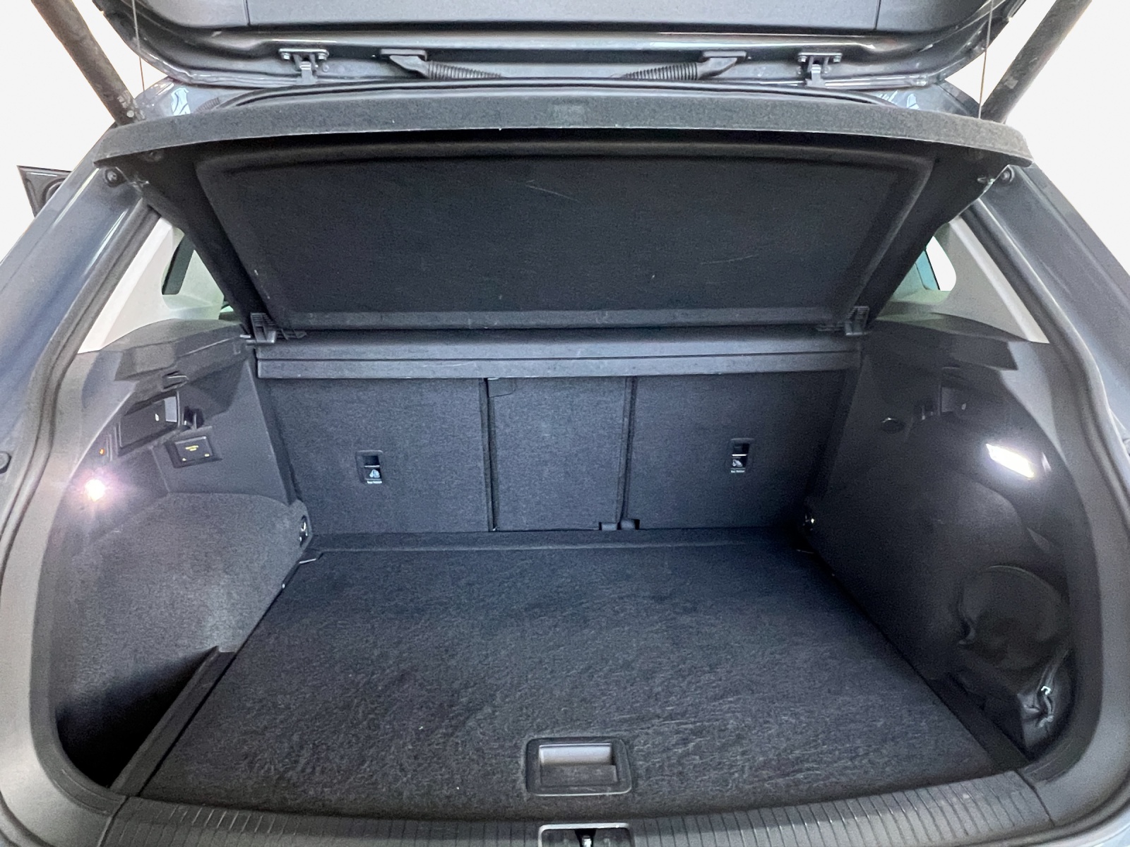 VW Tiguan 2.0TSI Life 4Motion DSG-image-12