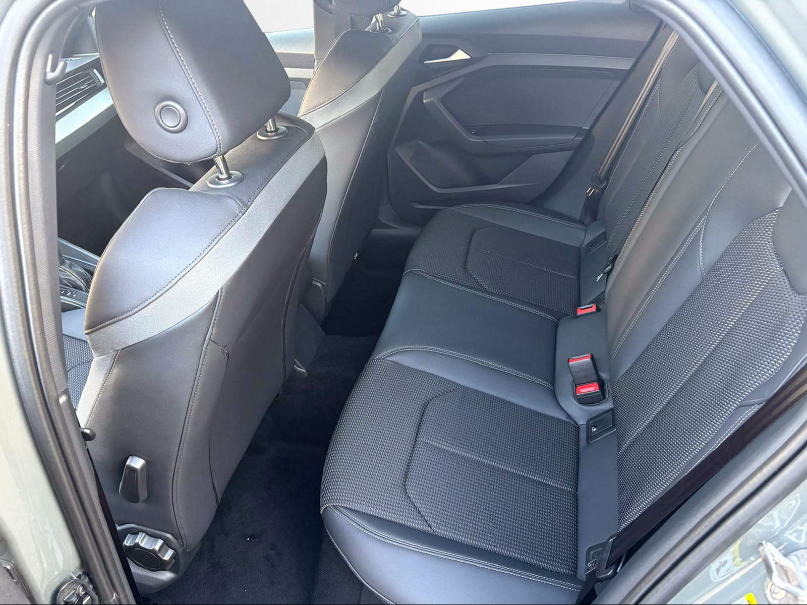 AUDI A1 Sportback 30 TFSI S Line Attraction S-tronic-image-10
