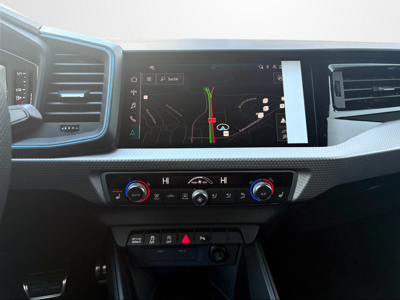 AUDI A1 Sportback 30 TFSI S Line Attraction S-tronic-image-7