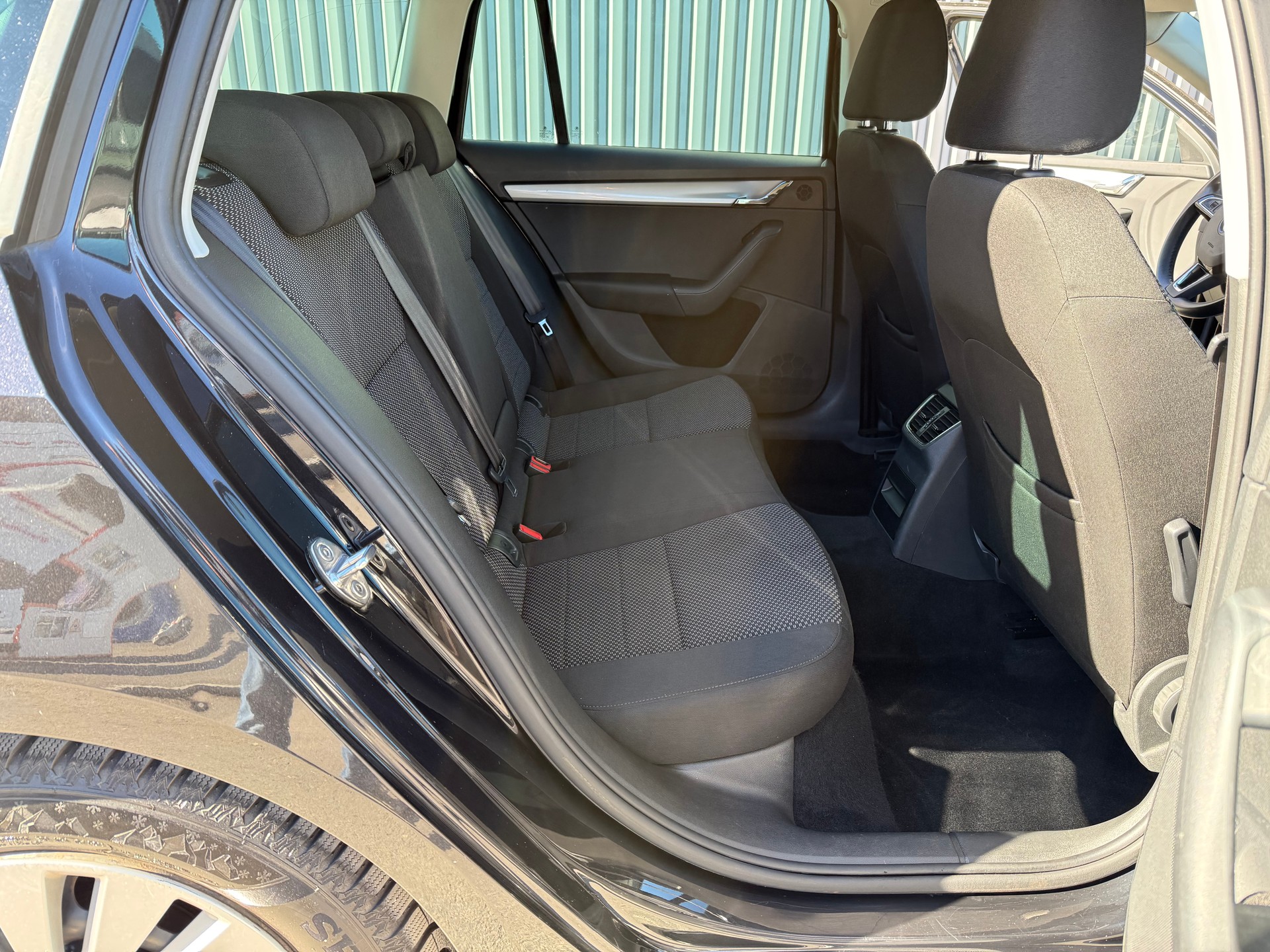 SKODA Octavia Combi 2.0 TDI Ambition 4x4-image-16