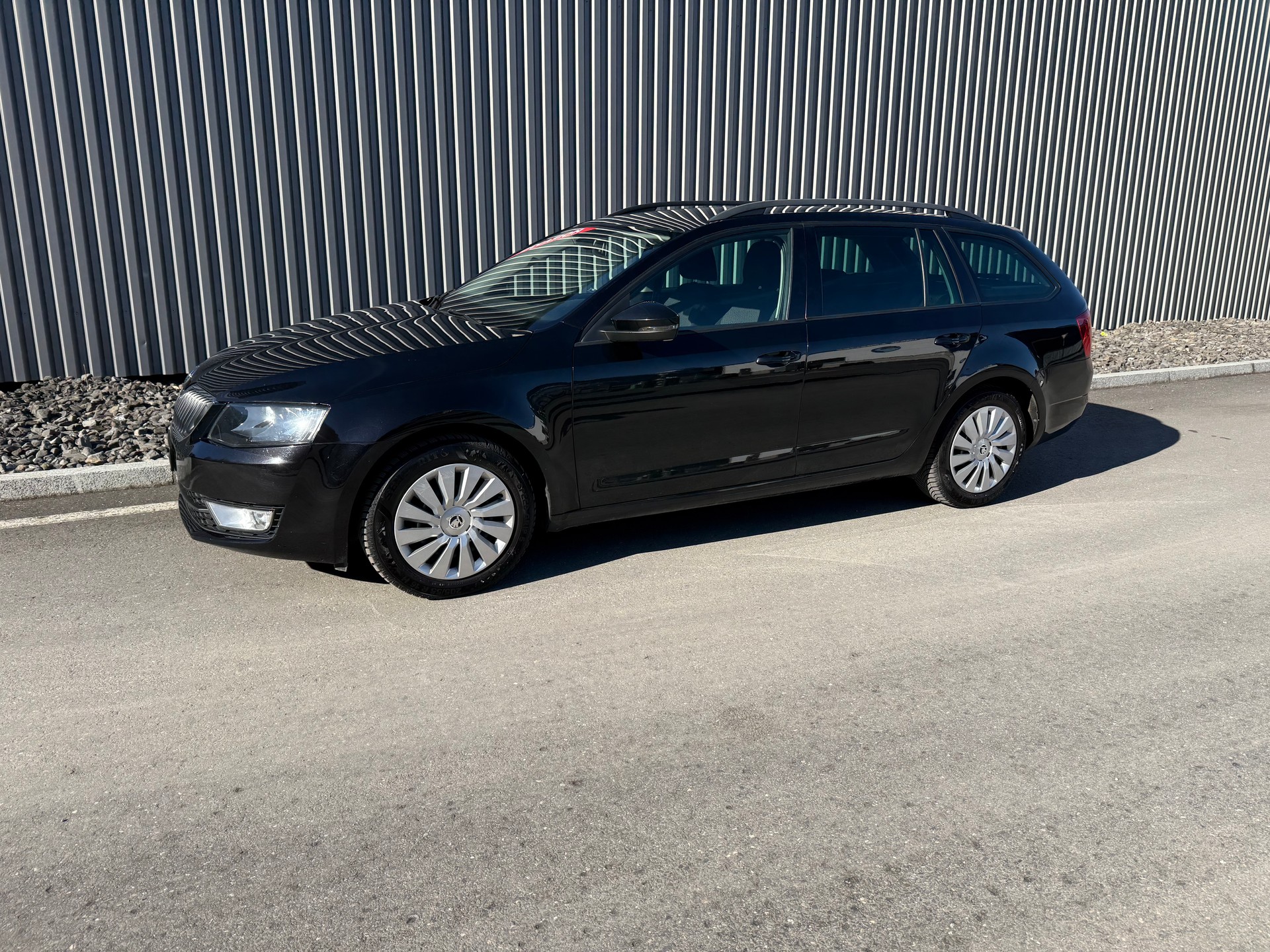 SKODA Octavia Combi 2.0 TDI Ambition 4x4-image-0