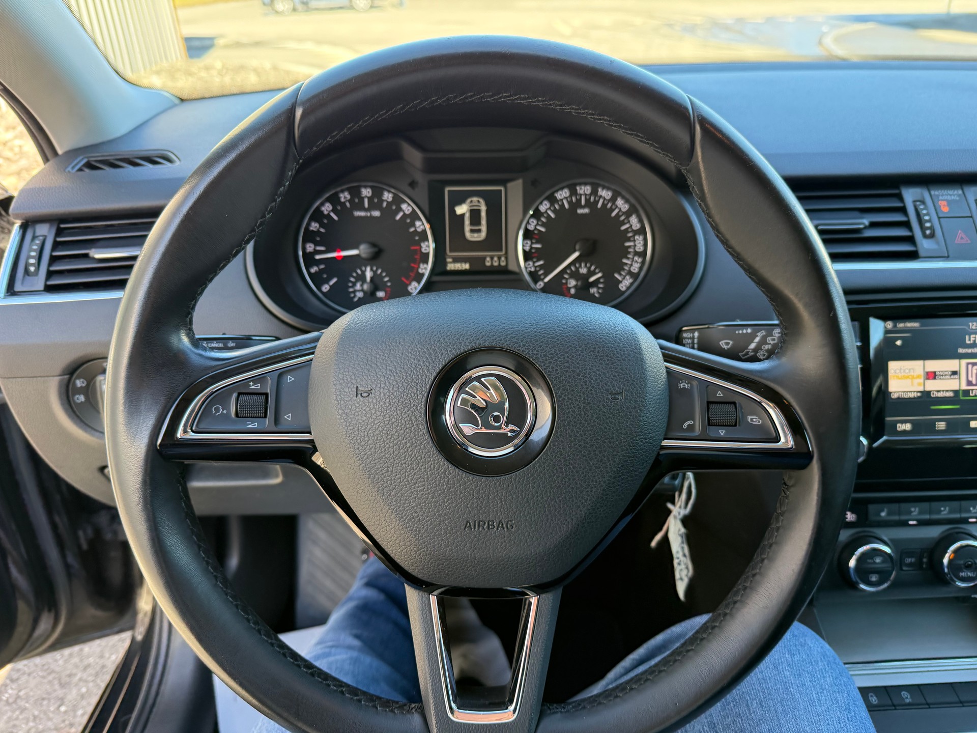 SKODA Octavia Combi 2.0 TDI Ambition 4x4-image-22
