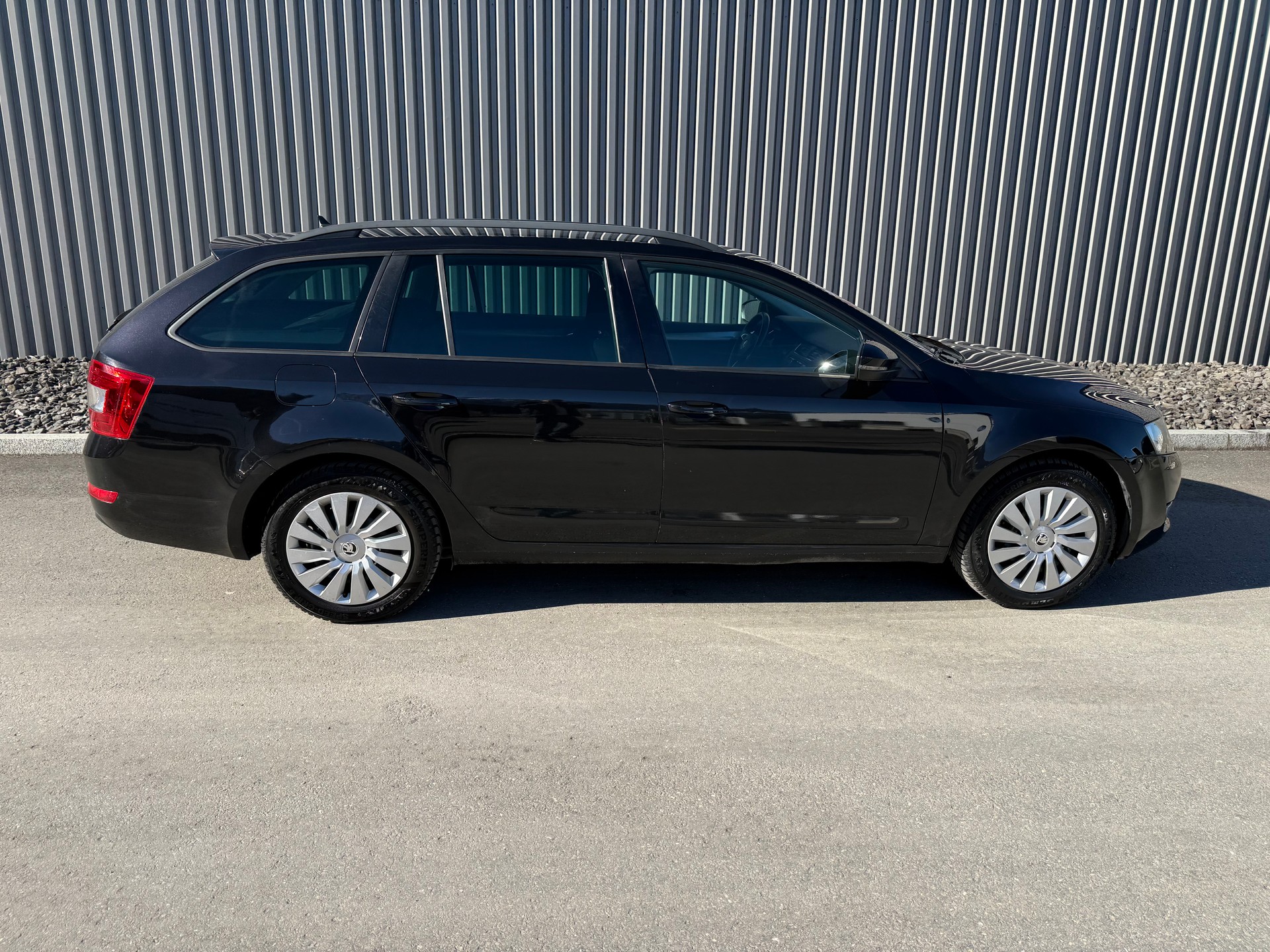 SKODA Octavia Combi 2.0 TDI Ambition 4x4-image-6