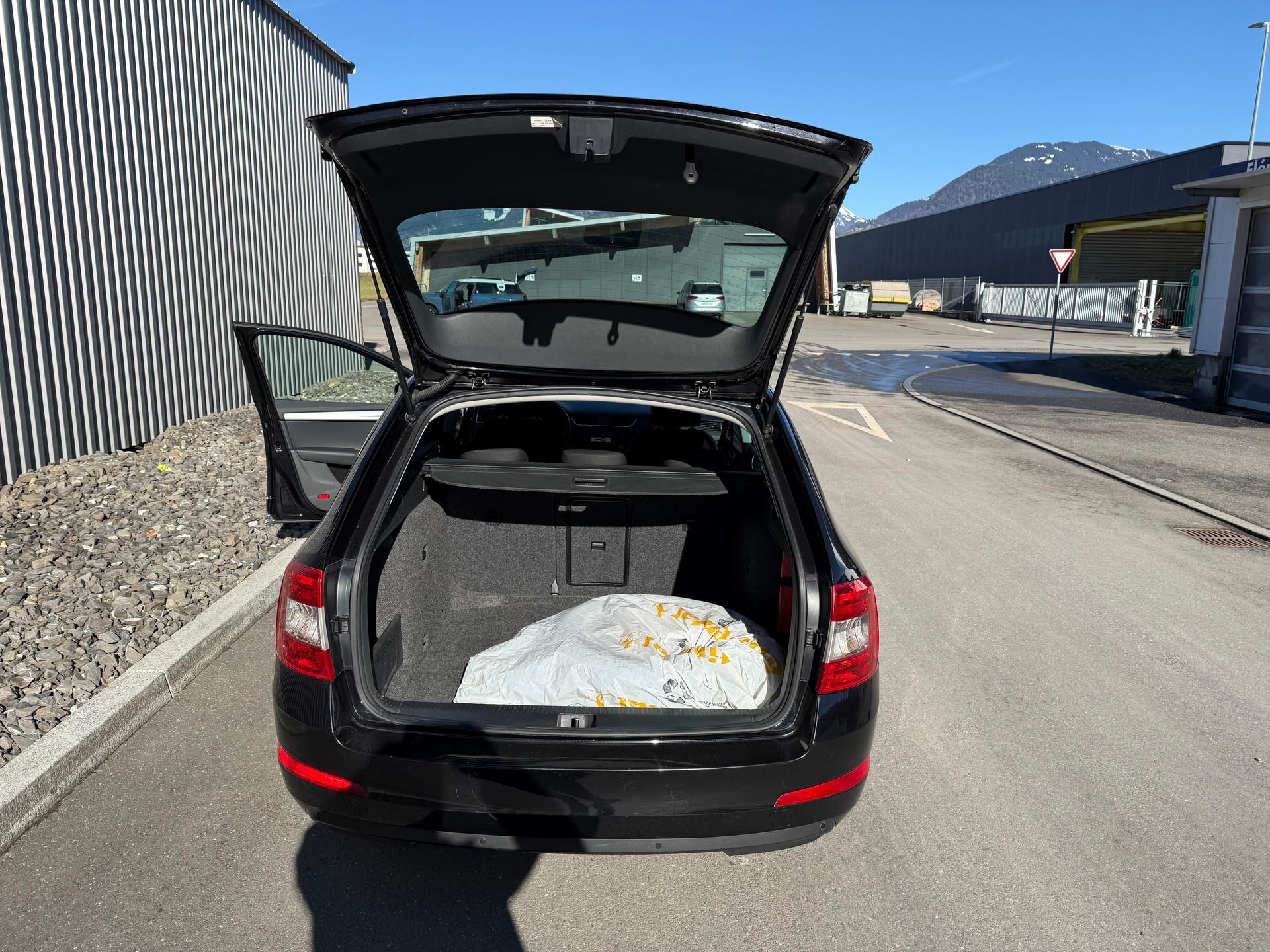 SKODA Octavia Combi 2.0 TDI Ambition 4x4-image-17