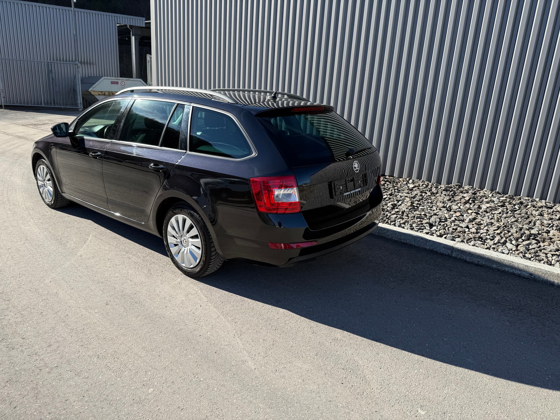SKODA Octavia Combi 2.0 TDI Ambition 4x4-image-2
