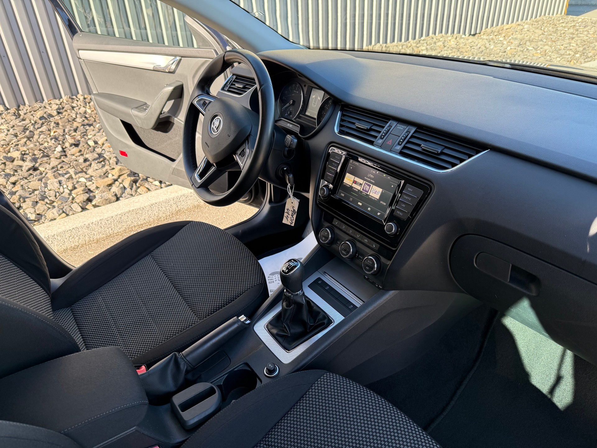 SKODA Octavia Combi 2.0 TDI Ambition 4x4-image-14