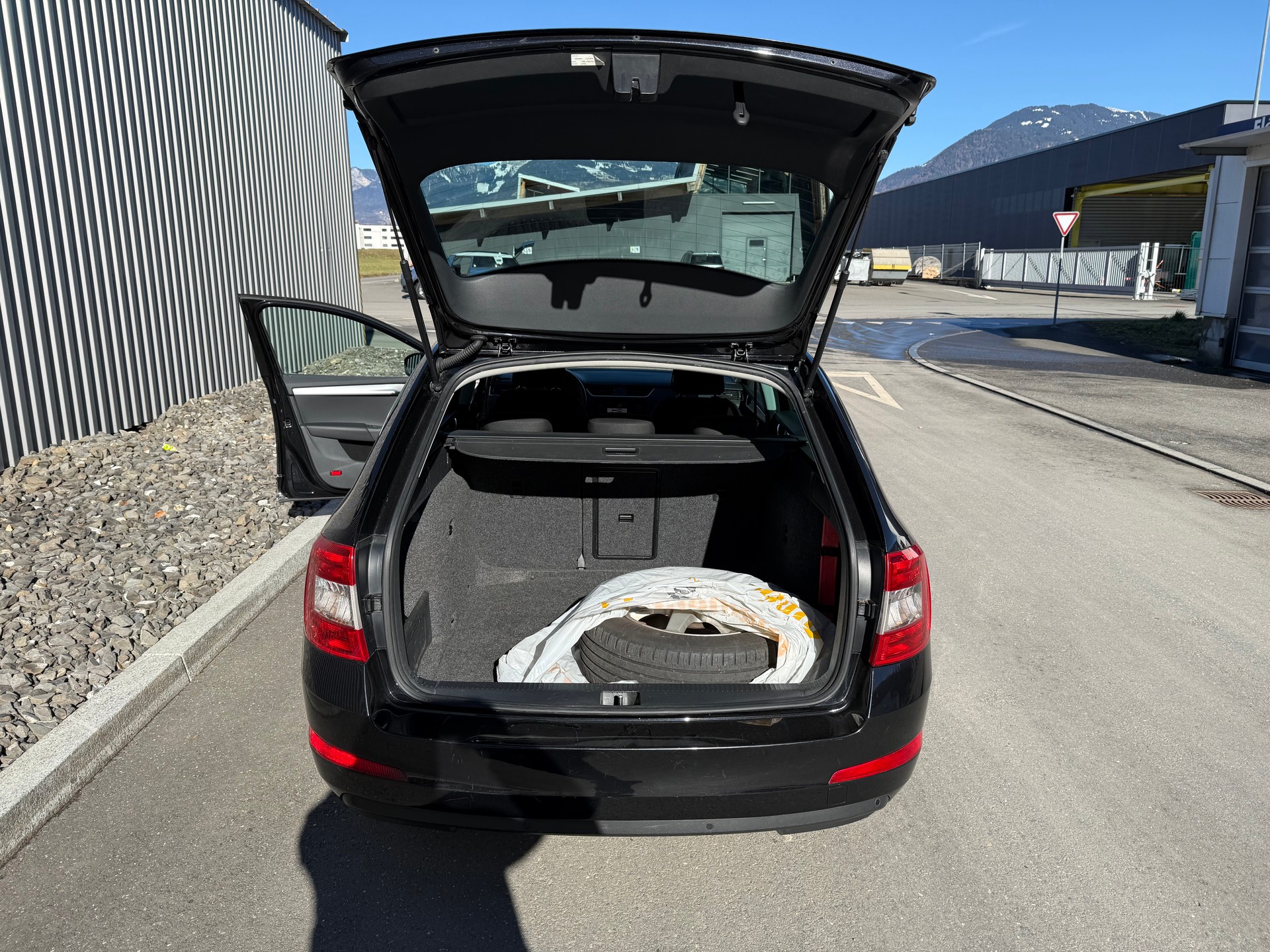 SKODA Octavia Combi 2.0 TDI Ambition 4x4-image-19