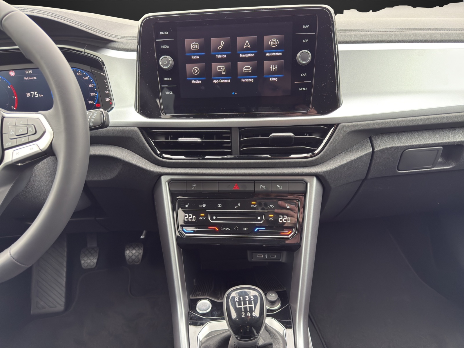 VW T-Roc 1.0 TSI Life-image-11