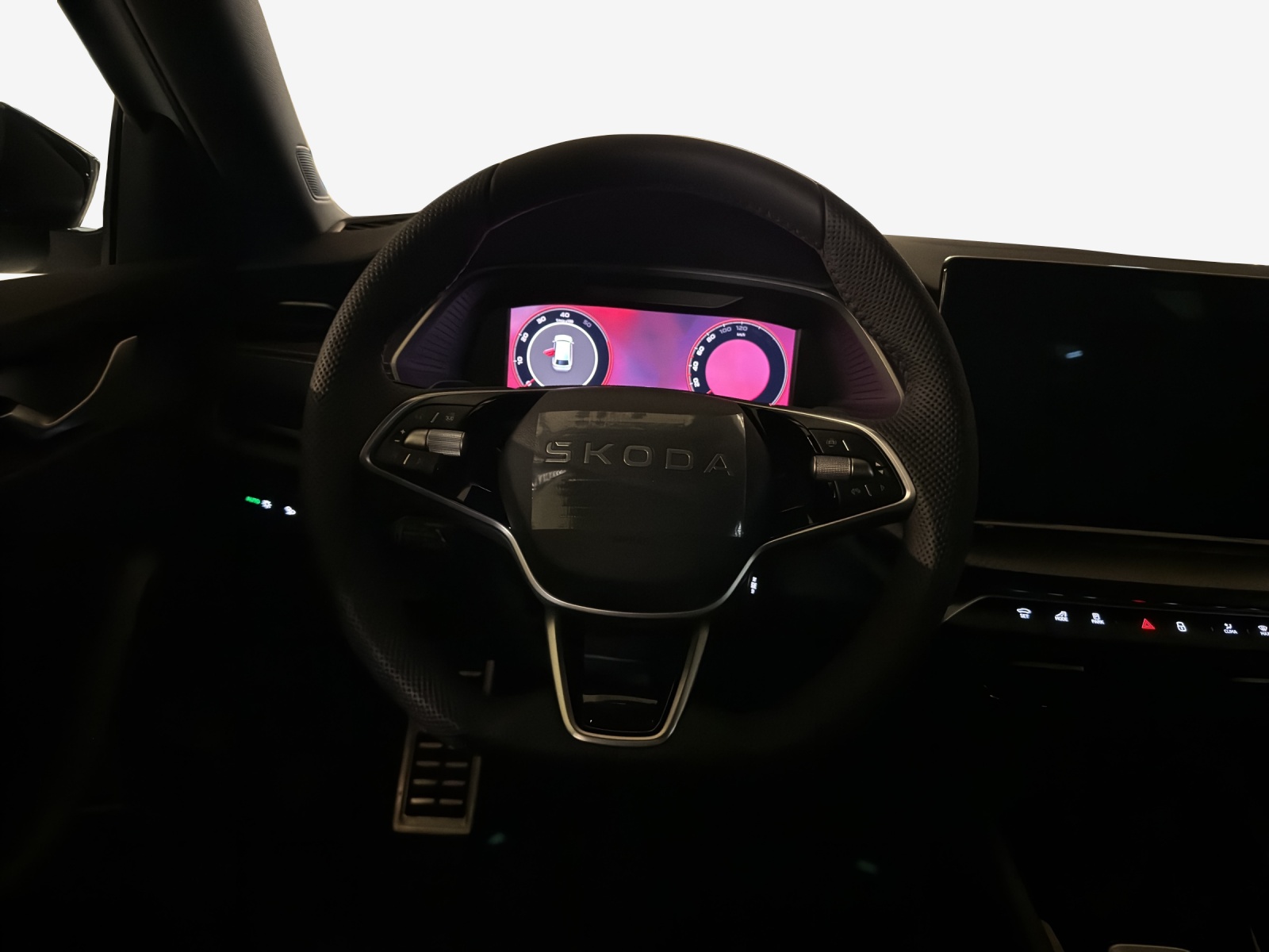 SKODA Octavia Combi 1.5 TSI mHEV DSG Sport Line-image-9