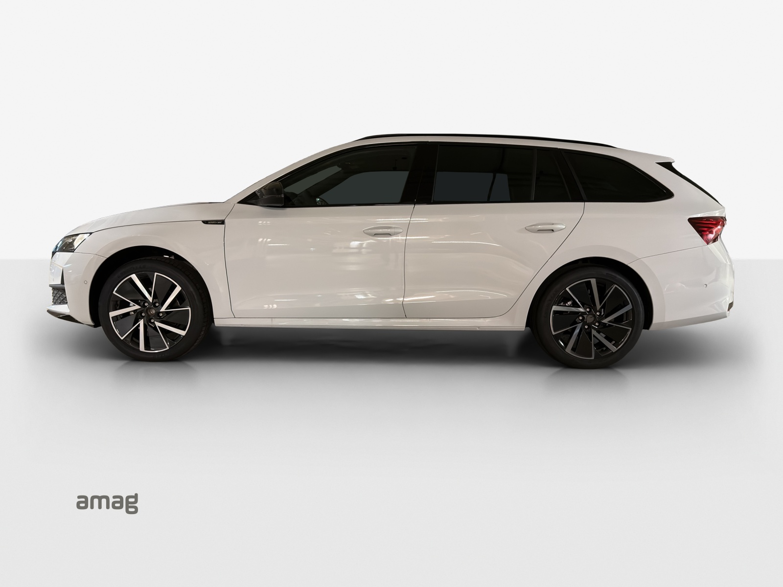 SKODA Octavia Combi 1.5 TSI mHEV DSG Sport Line-image-1