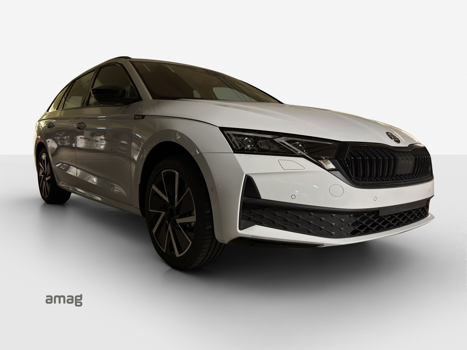 SKODA Octavia Combi 1.5 TSI mHEV DSG Sport Line-image-5