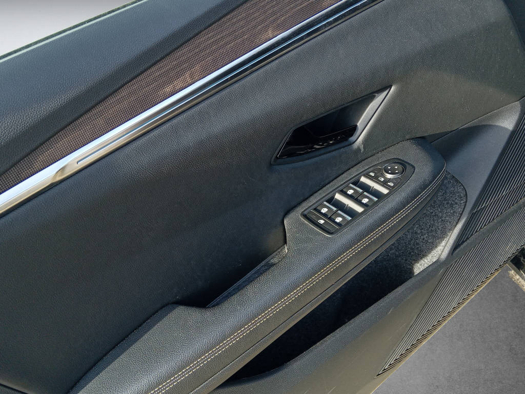 RENAULT Megane-image-10